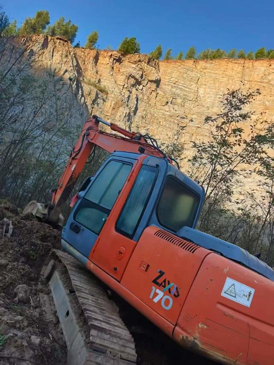 Buy Hitachi EX120 Used Excavator / 1