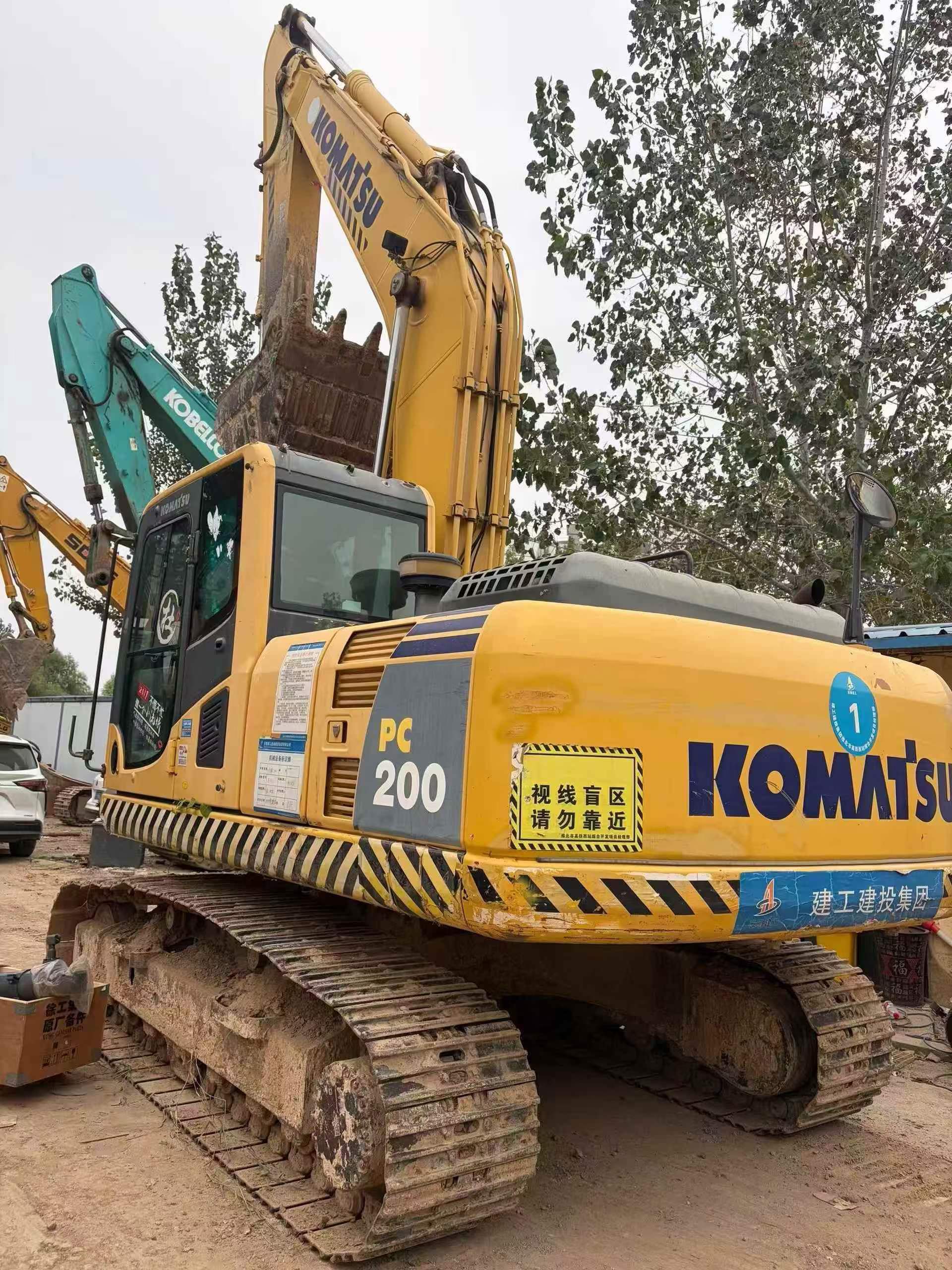 Buy Komatsu PC200-8 Used Excavator / 3