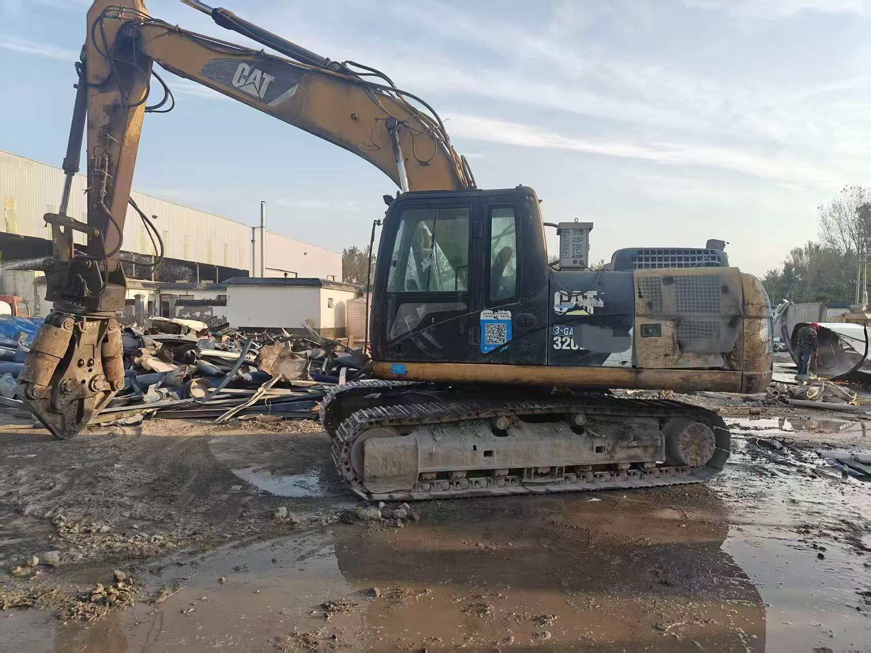 Buy Caterpillar 320D Used Excavator / 1