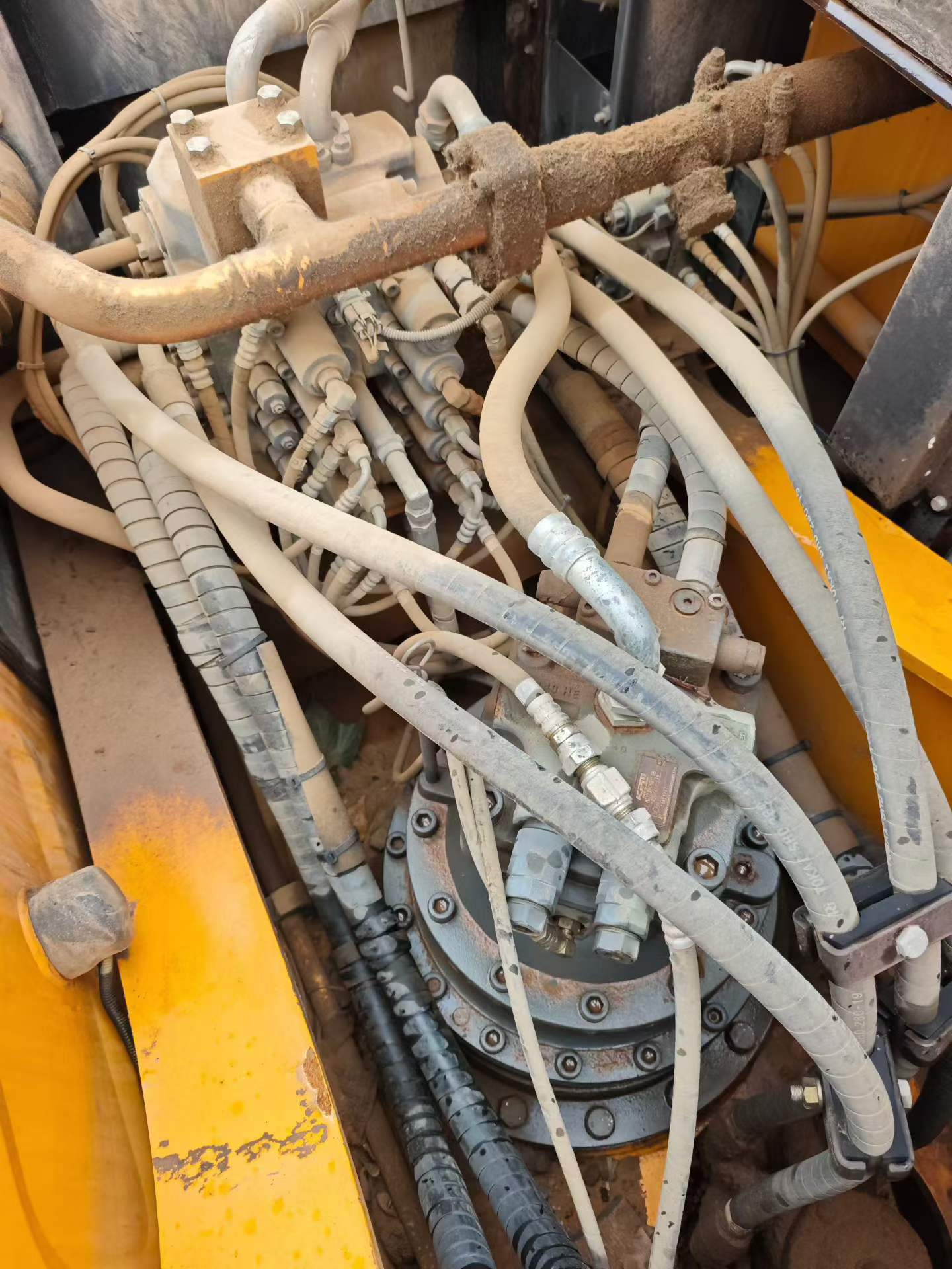 Buy Kato HD1023 Used Excavator / 9