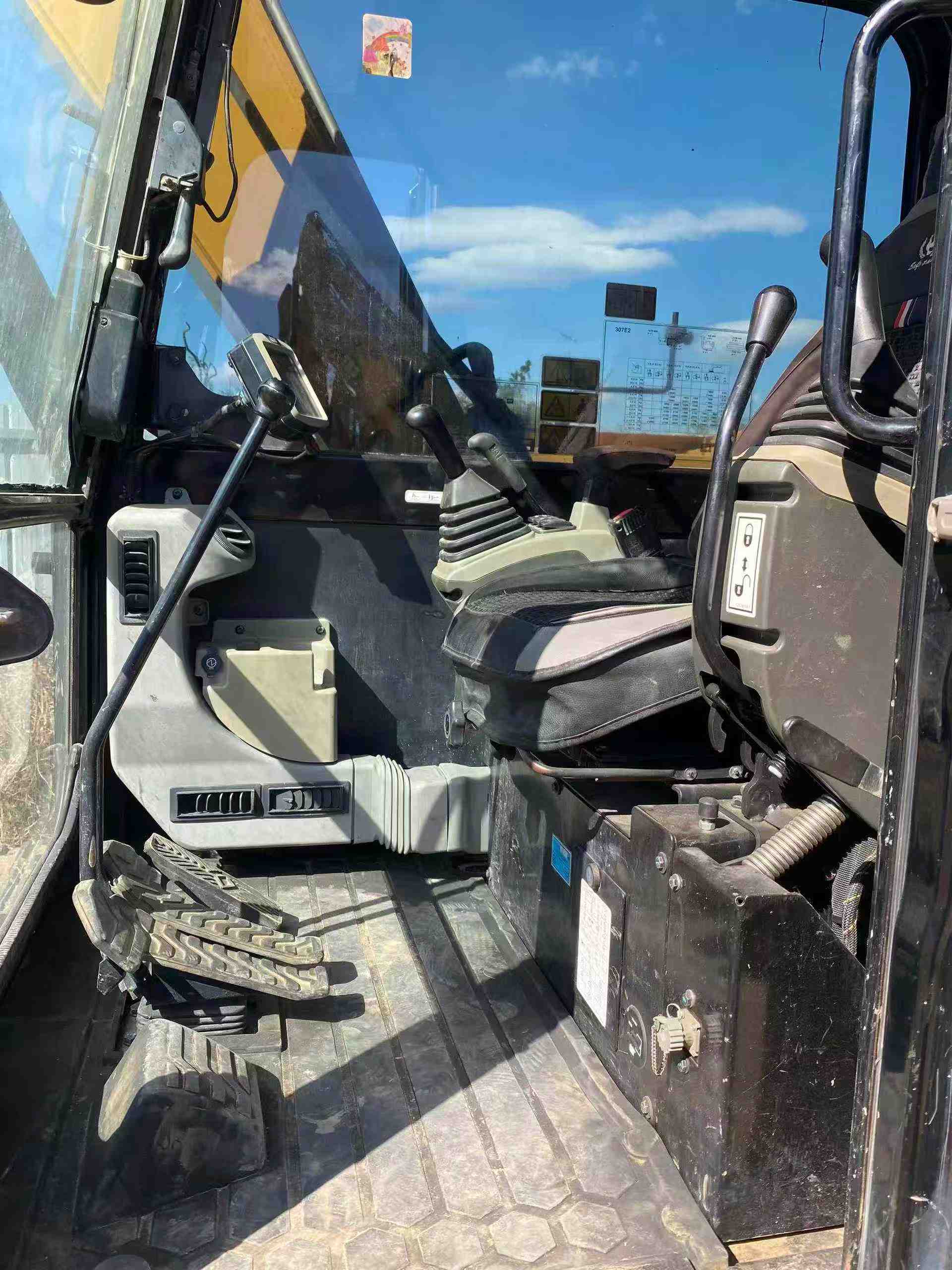 شراء Caterpillar 307B مستعمل حفارة