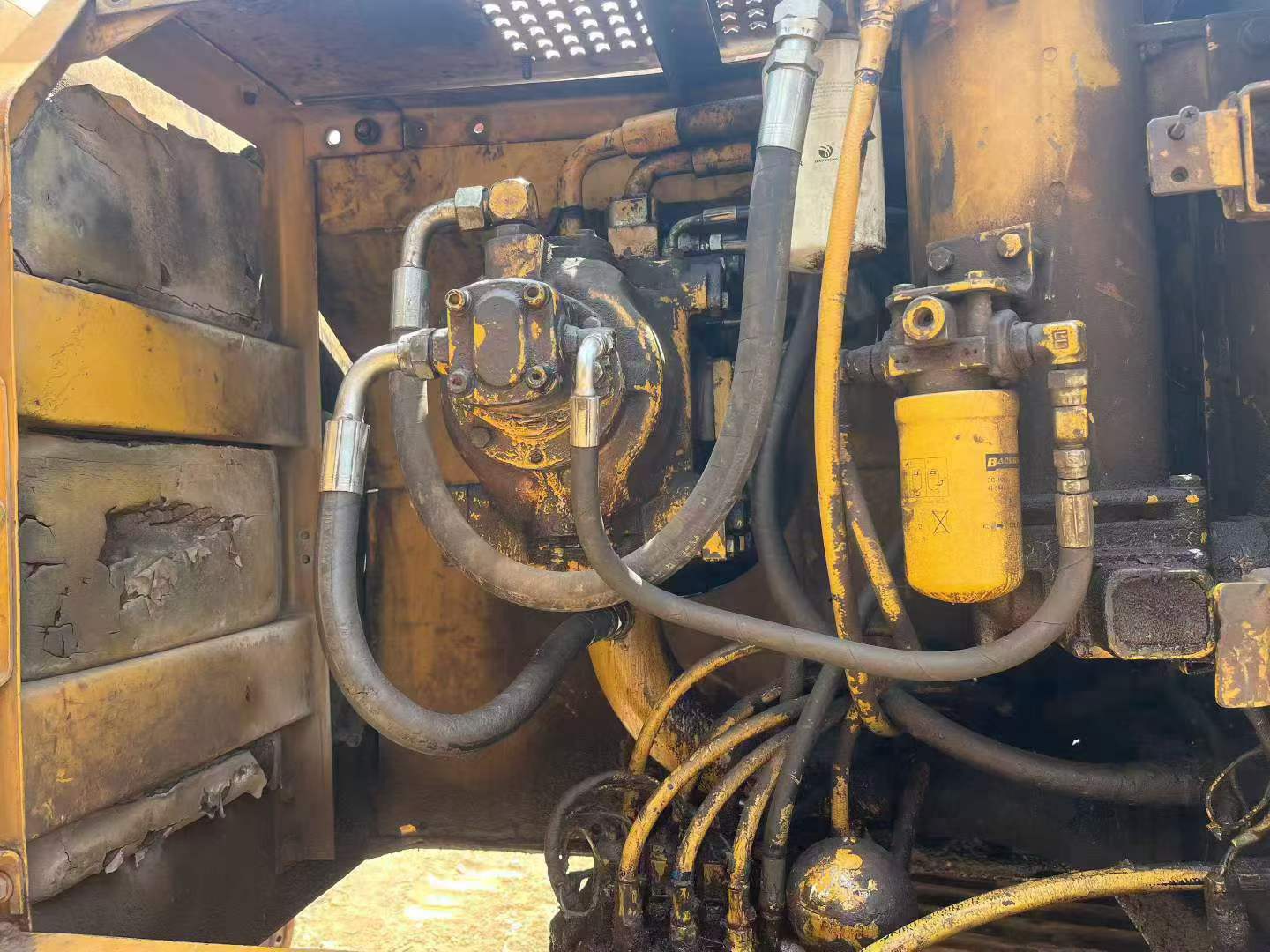 شراء Caterpillar 320B مستعمل حفارة