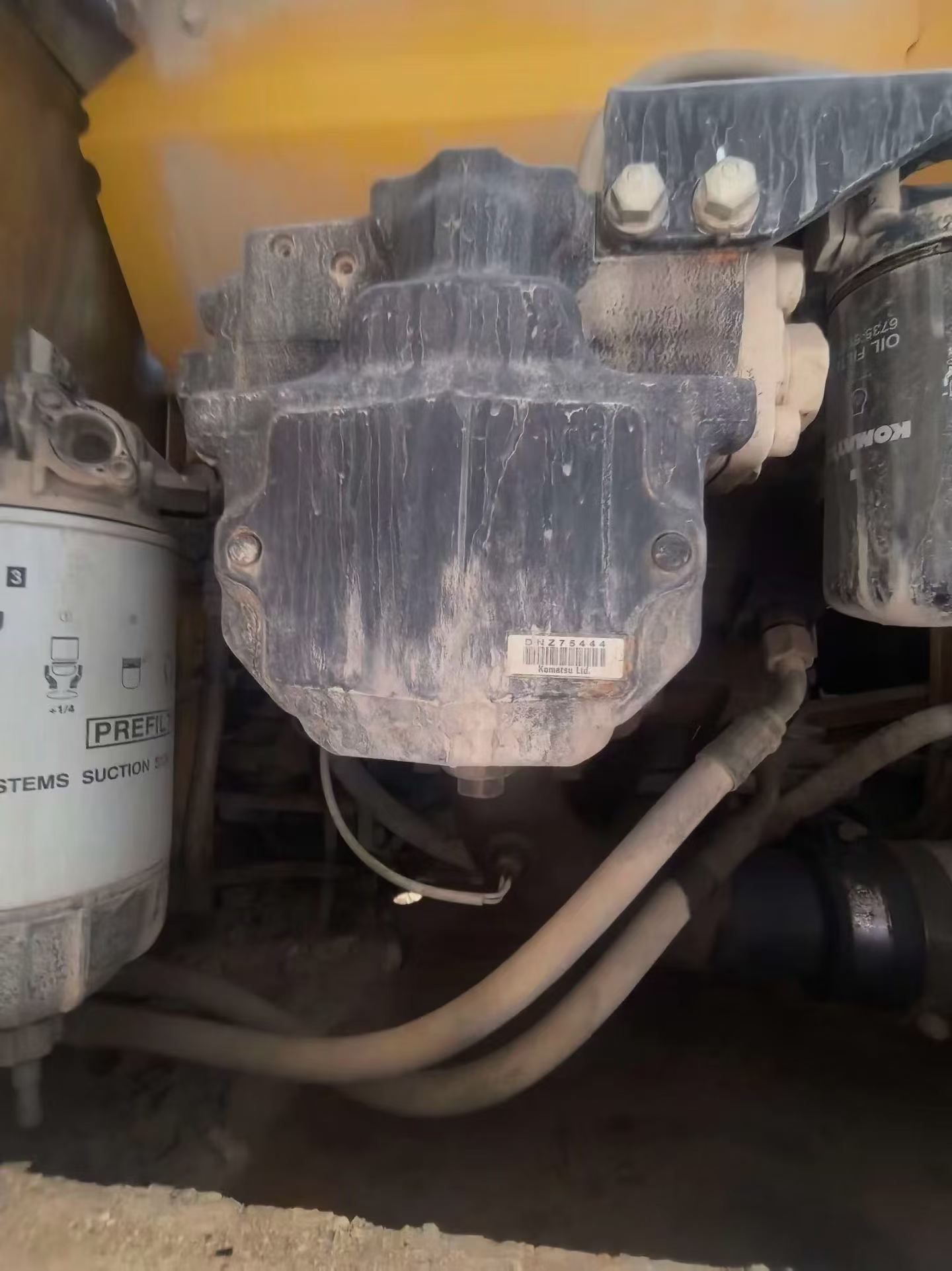 Compre Escavadeira Komatsu PC200 Usada / 7