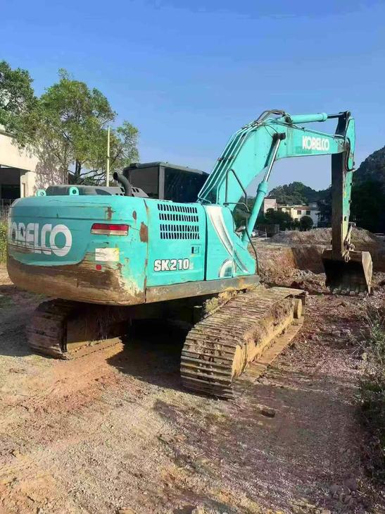 Buy Kobelco SK210-6 Used Excavator / 1