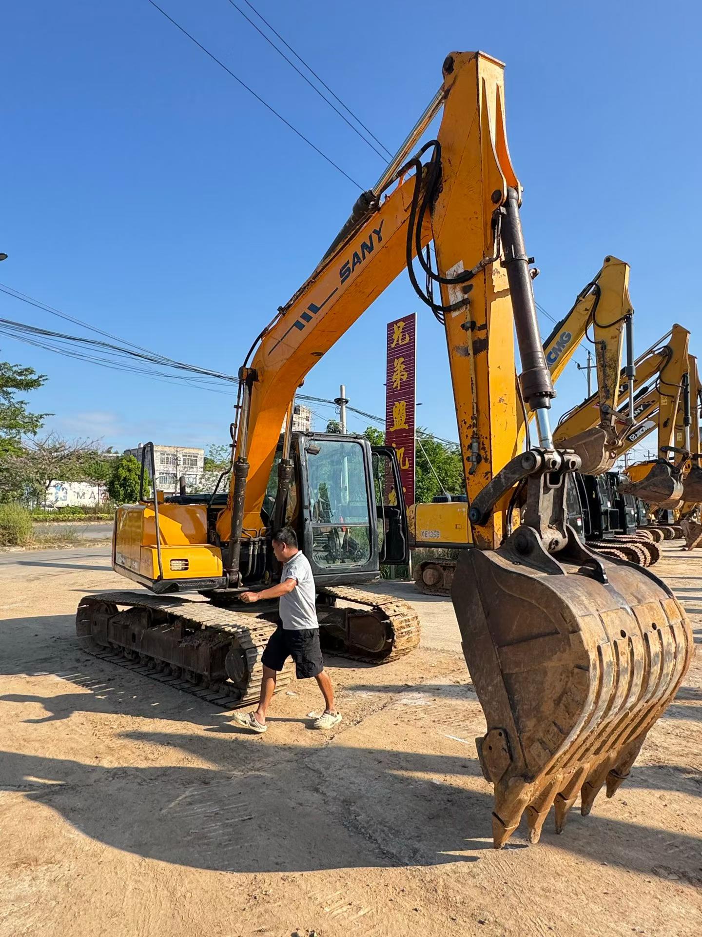 Buy Sany SY135 Used Excavator / 6