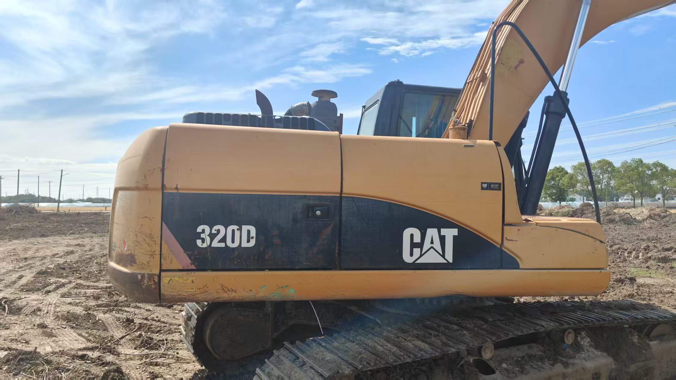 Compre Excavadora Caterpillar 320DGC Usada / 2