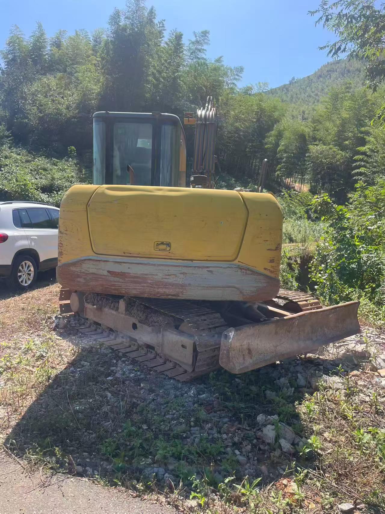 Compre Excavadora XCMG XE75C Usada / 8