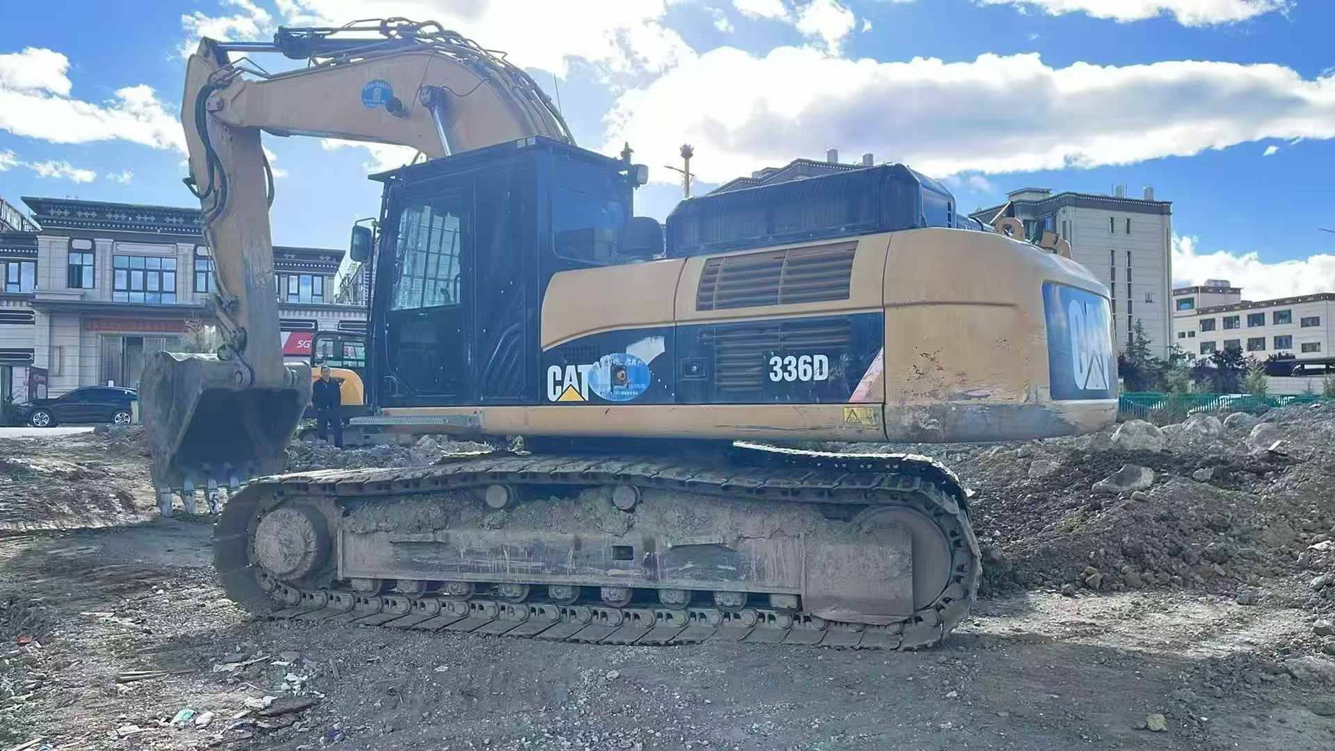 Buy Caterpillar 336DL Used Excavator / 1