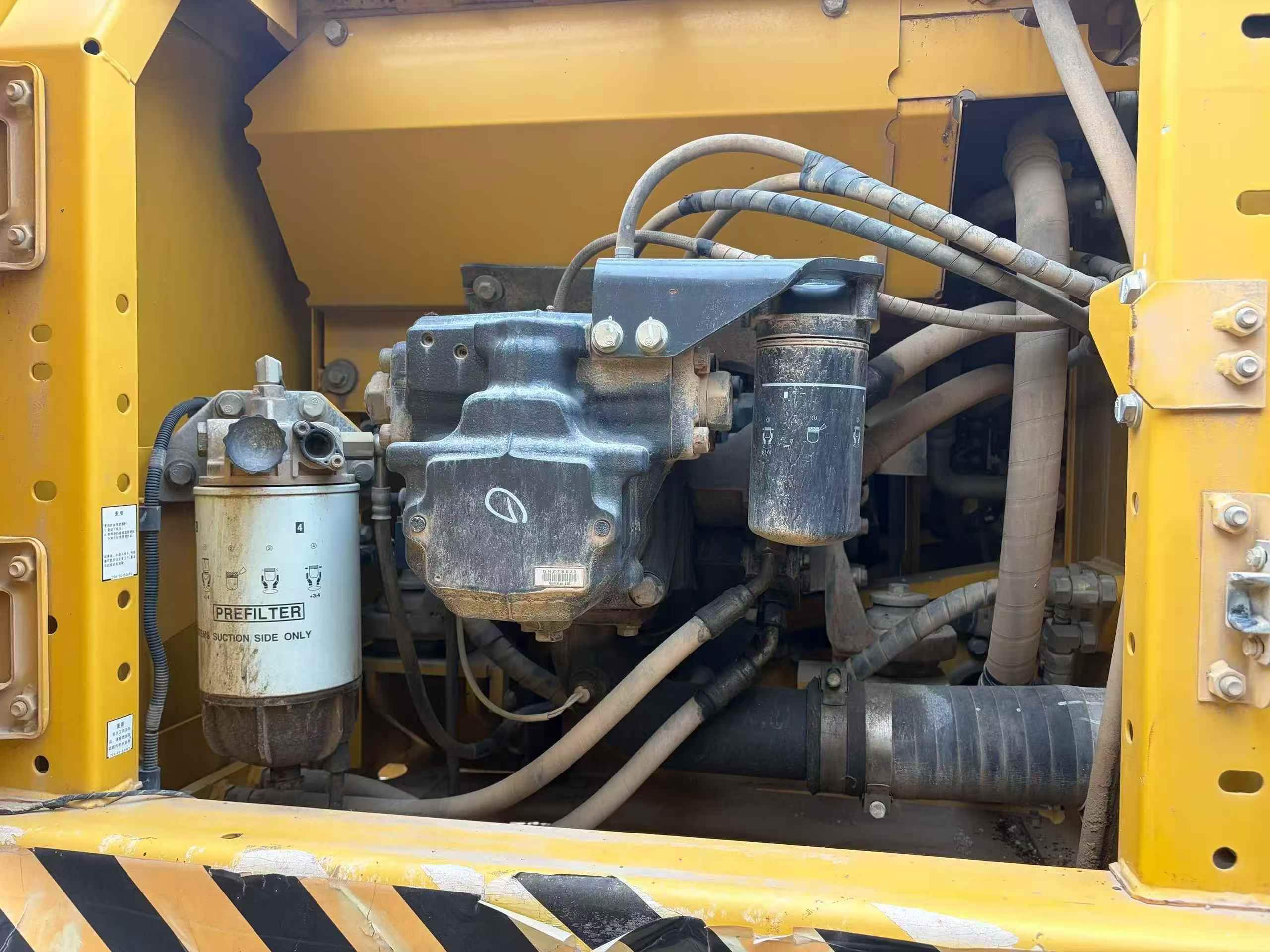 Buy Komatsu PC200-8 Used Excavator / 9