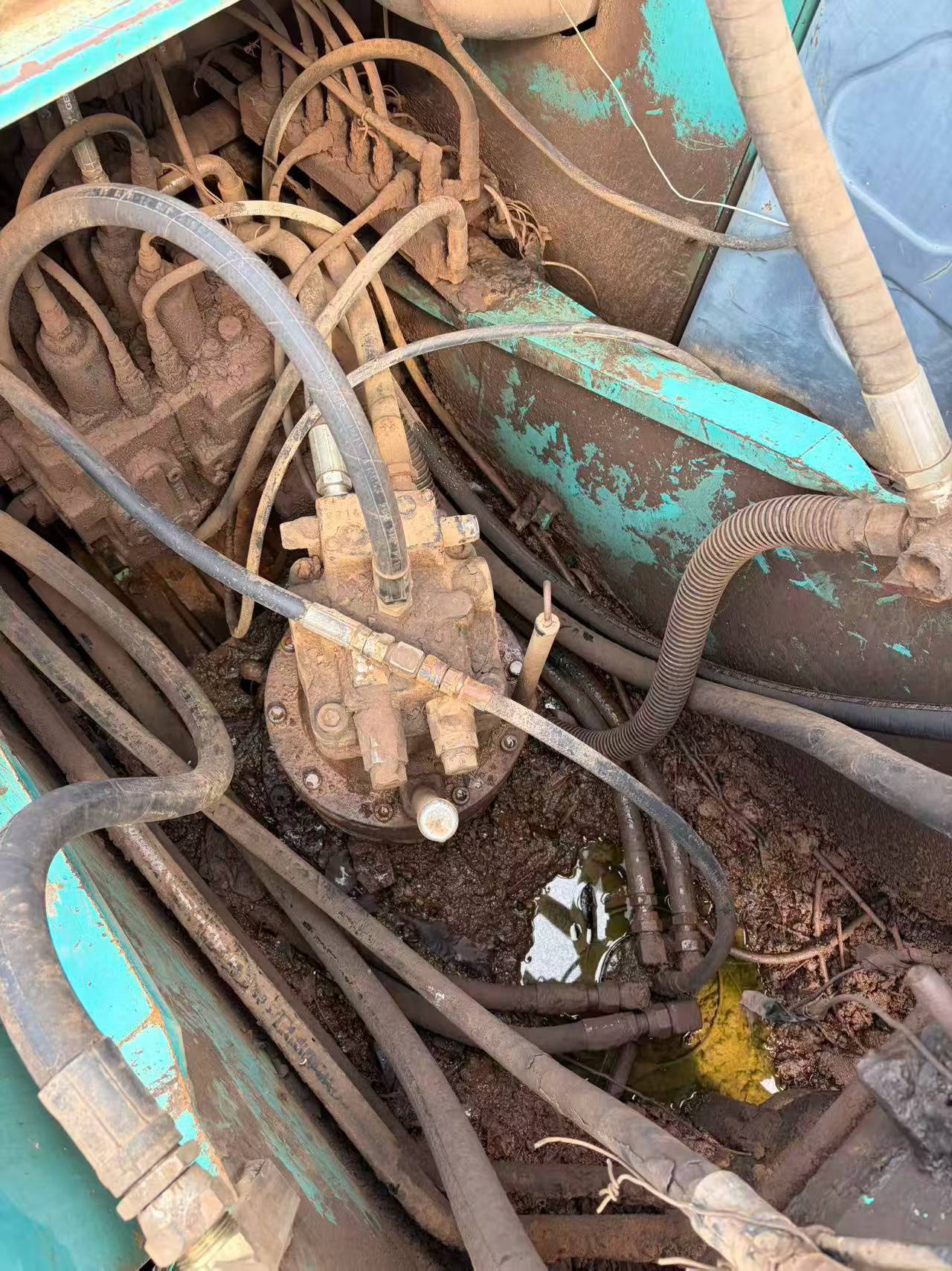 Buy Kobelco SK200-8 Used Excavator / 3
