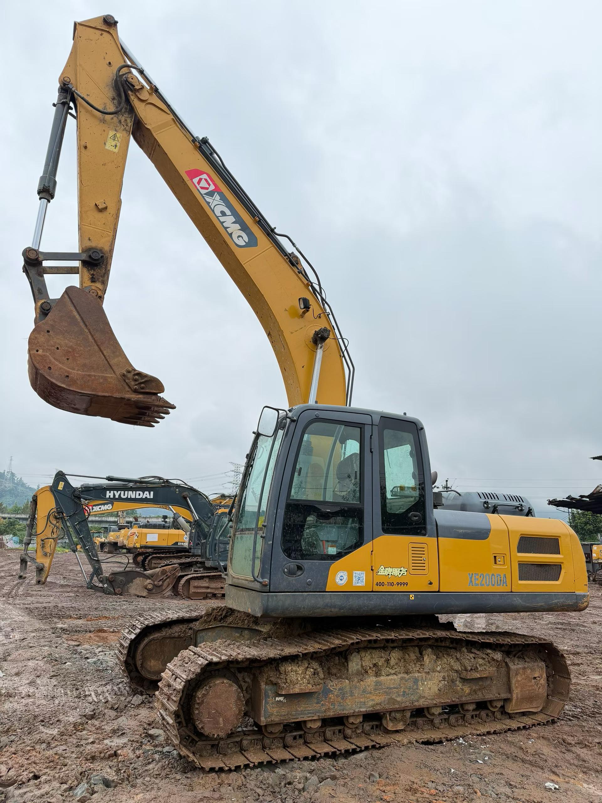 Buy XCMG XE200DA Used Excavator / 3