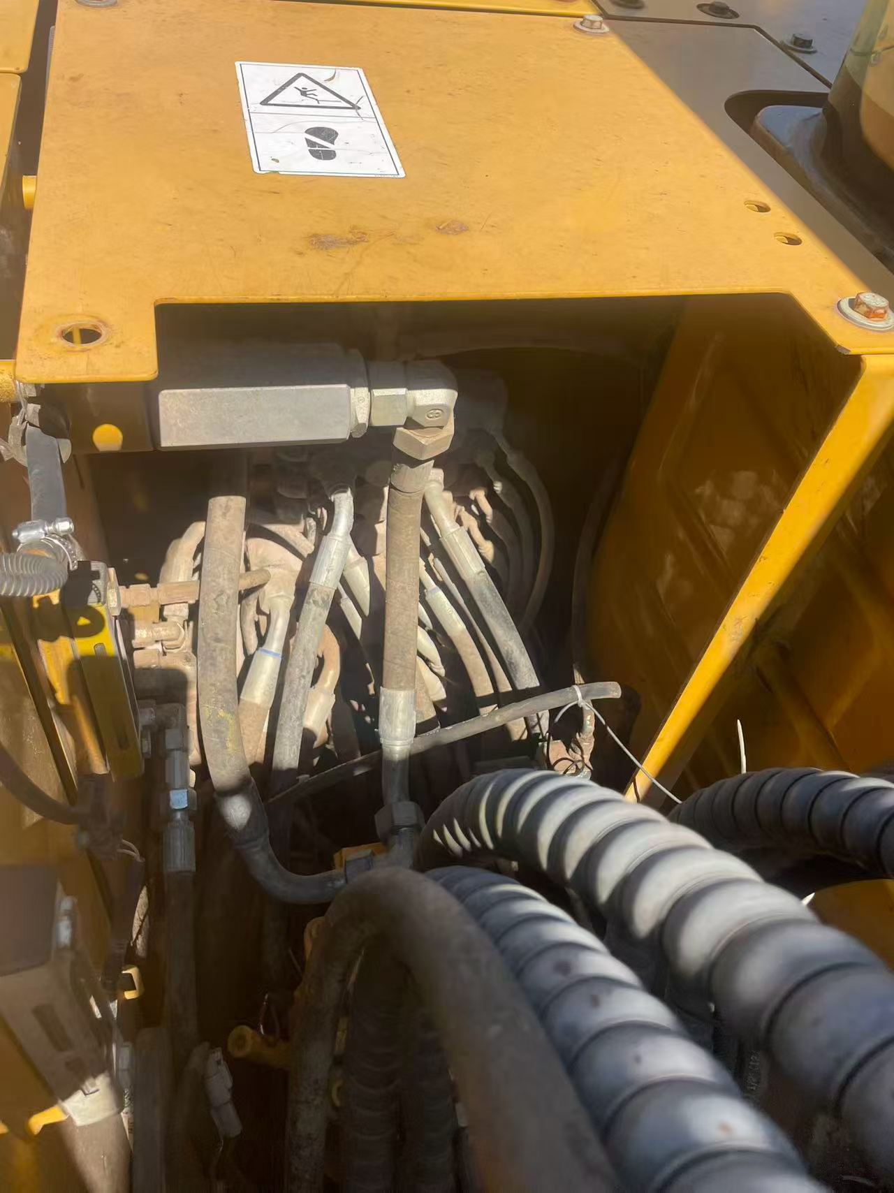 Compre Excavadora XCMG XE75C Usada / 6