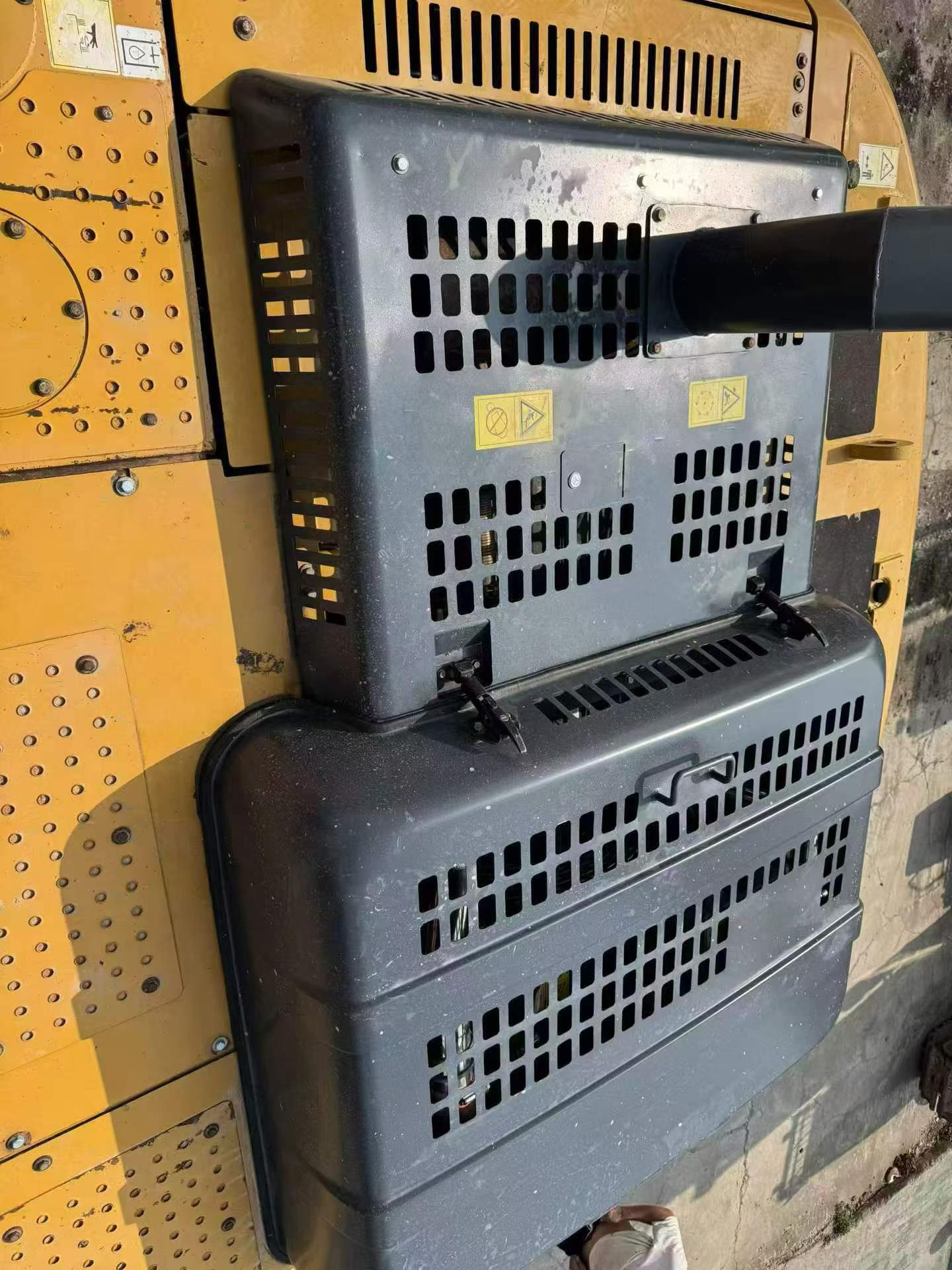 شراء حفارة XCMG XE380K مستعملة / 3