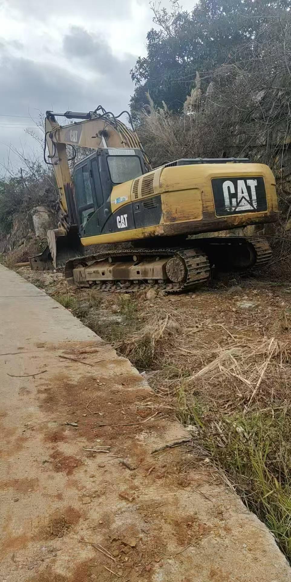 Buy Caterpillar 320D Used Excavator / 2