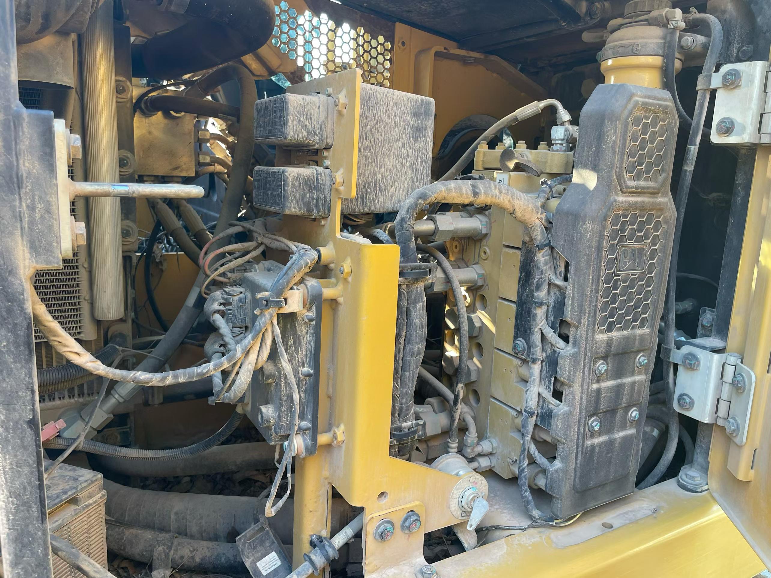 Buy Caterpillar 307B Used Excavator / 6