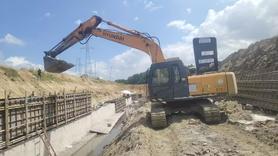 Buy Hyundai R225-7 Used Excavator / 2 Buy Hyundai R225-7 Used Excavator / 2