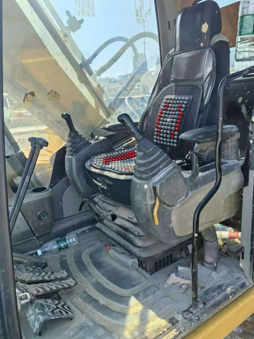 شراء حفارة Caterpillar 320D مستعملة / 8