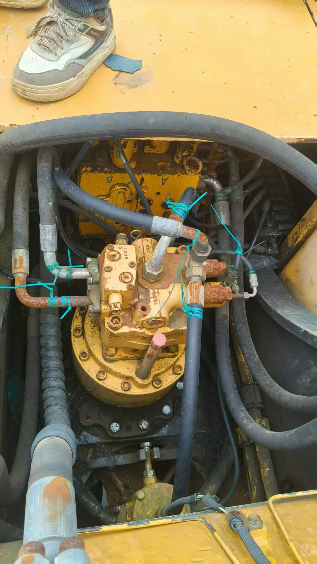 Buy Sany SY215C Used Excavator / 4