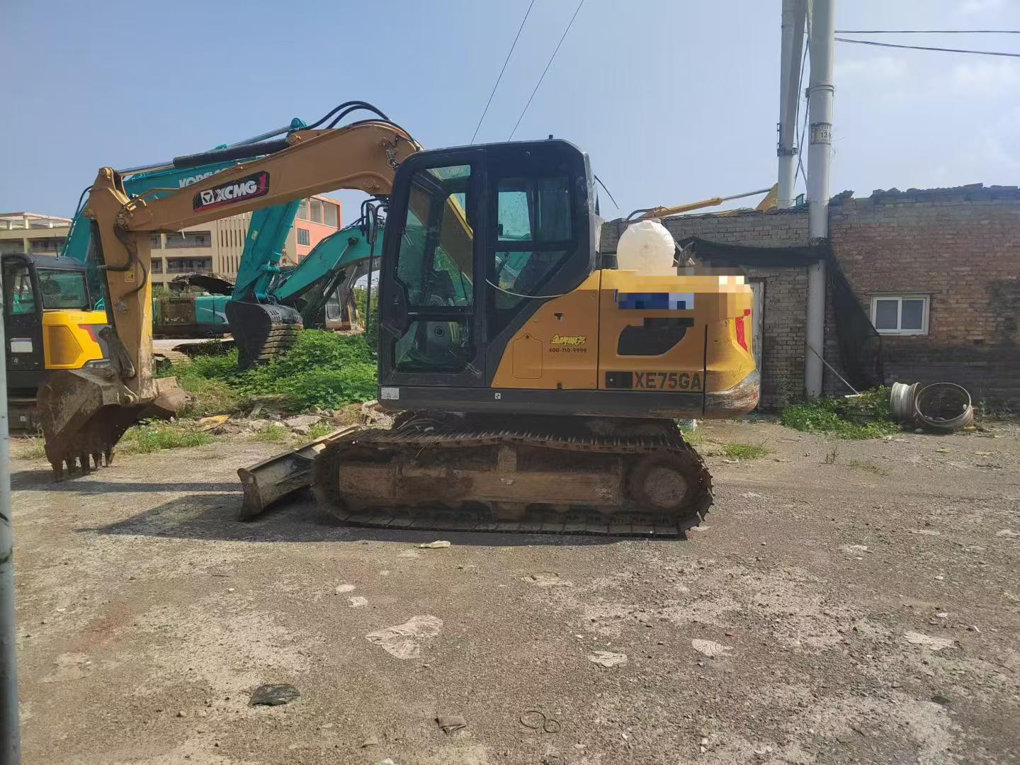 Buy XCMG XE75C Used Excavator / 1
