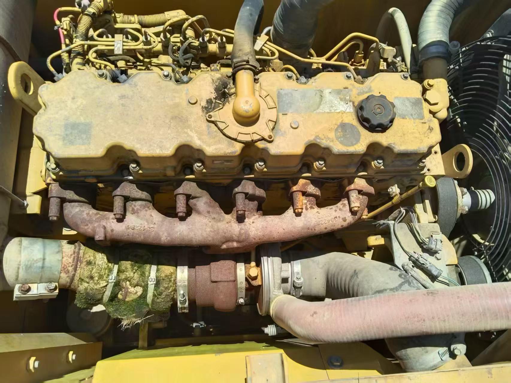 شراء حفارة Caterpillar 323D2L مستعملة / 4