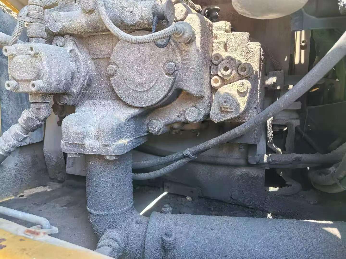 شراء حفارة Caterpillar 320D مستعملة / 4