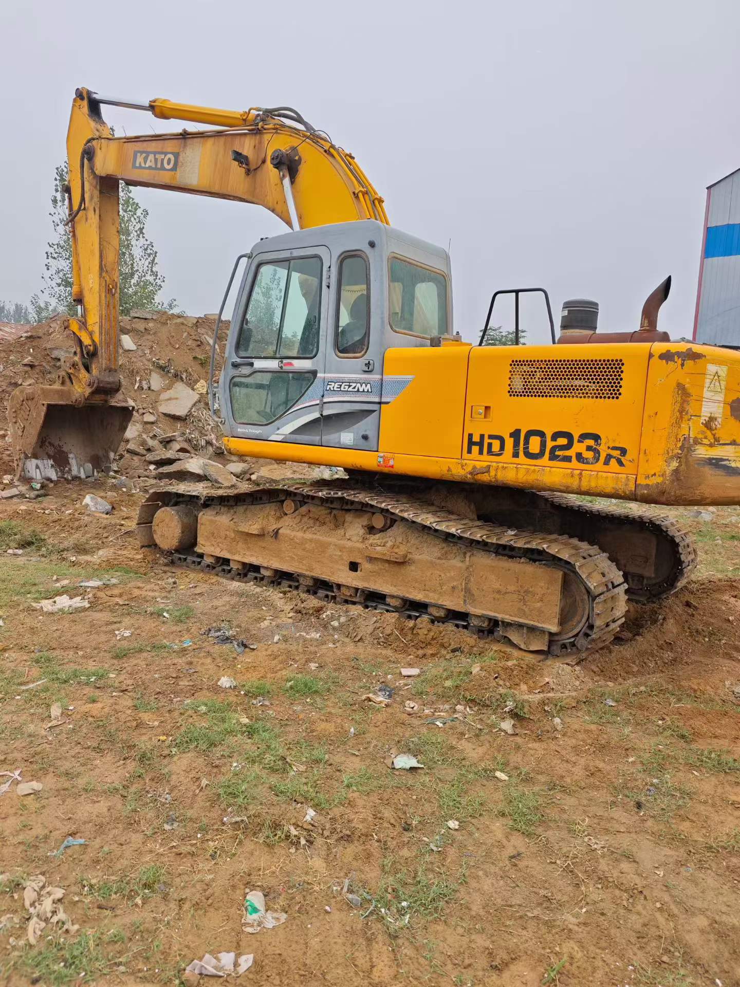 Buy Kato HD1023 Used Excavator / 4