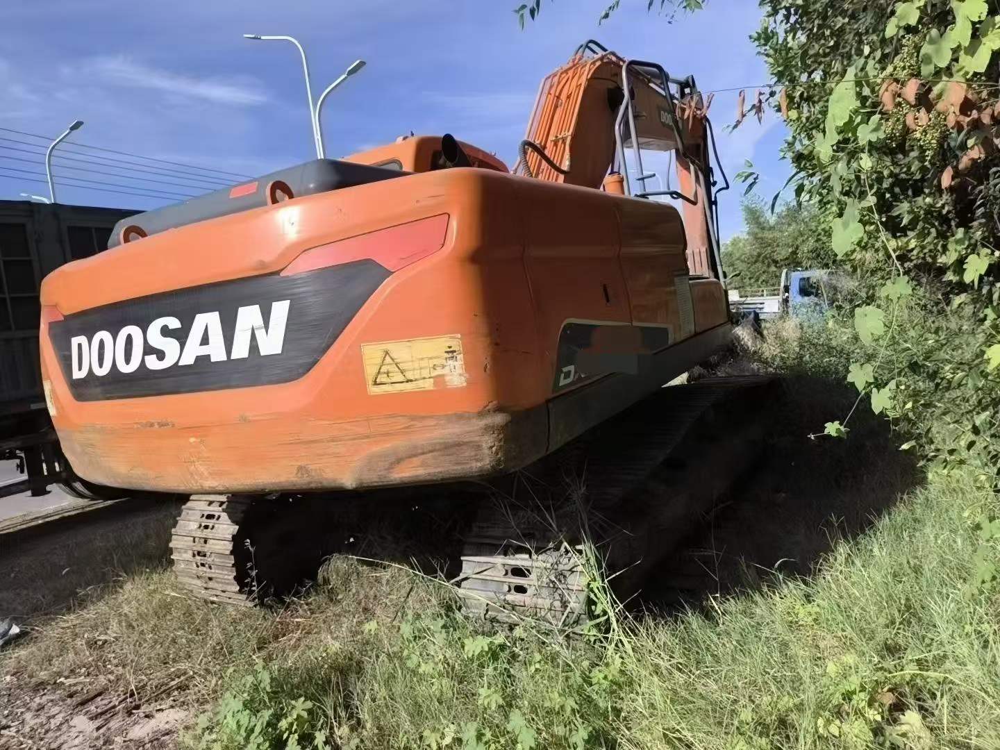 Buy Doosan DH215-7 Used Excavator / 1