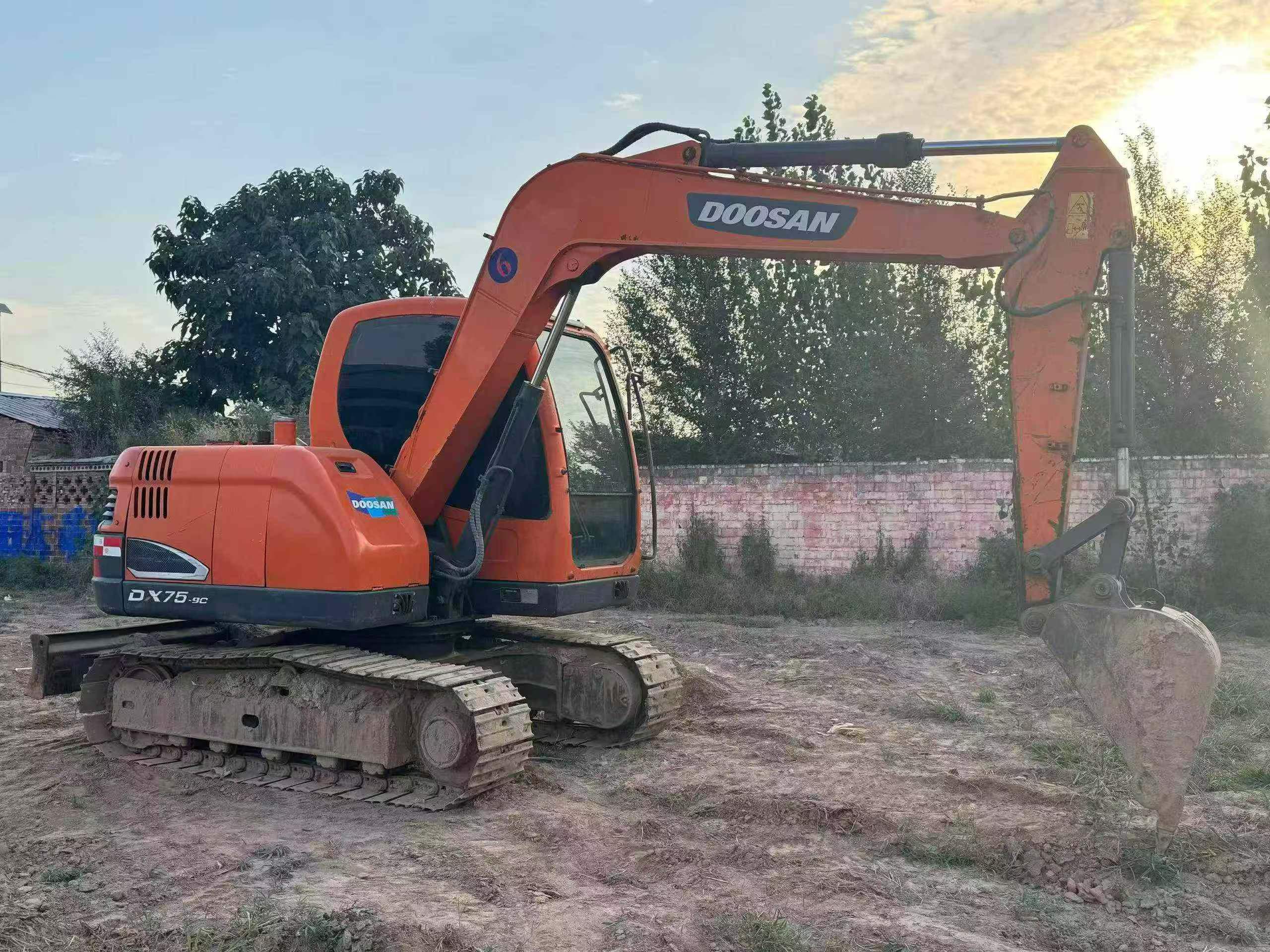 Buy Doosan DX75-9C Used Excavator / 2