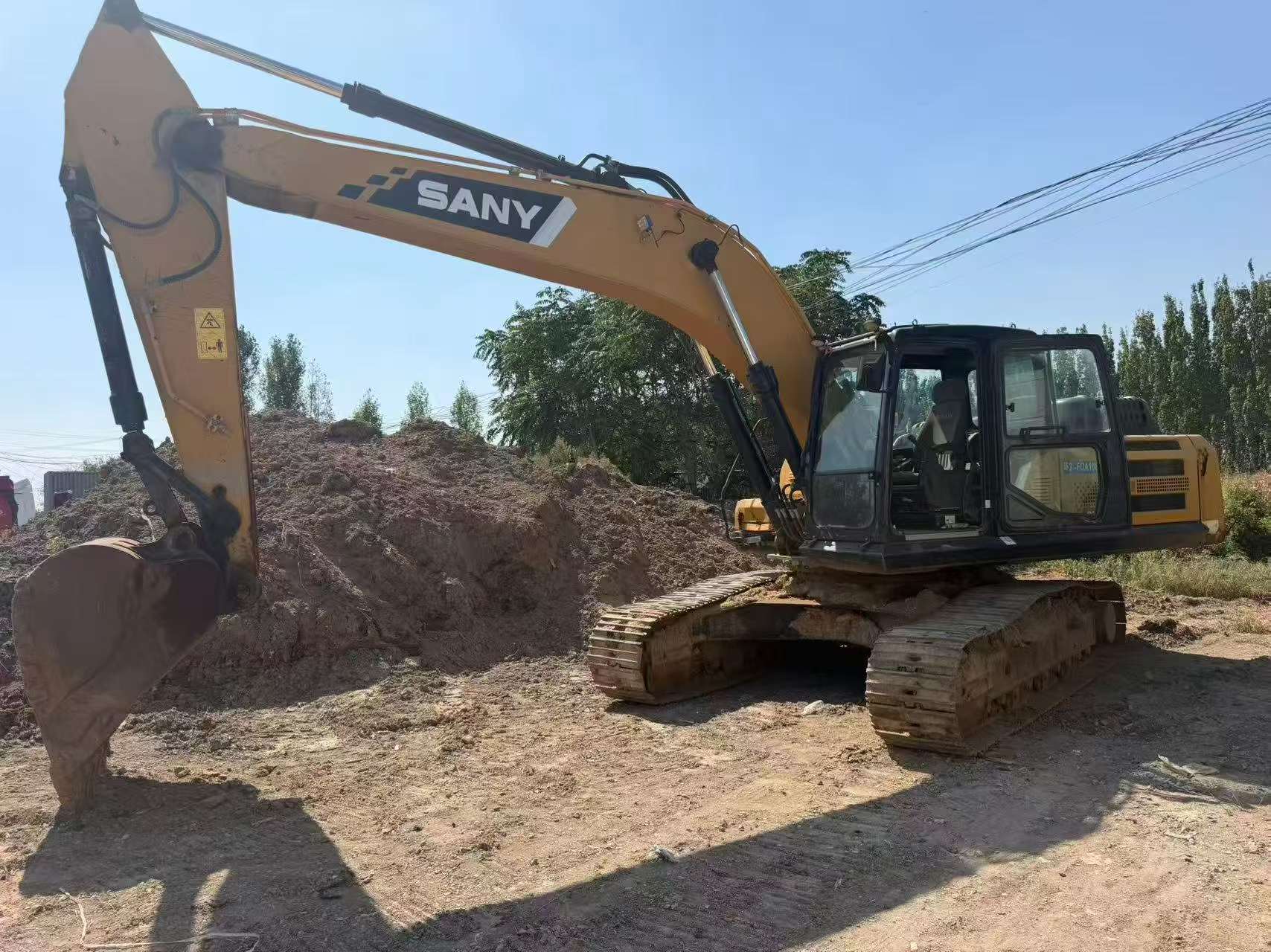 Buy Sany SY245H Used Excavator / 3 Buy Sany SY245H Used Excavator / 3