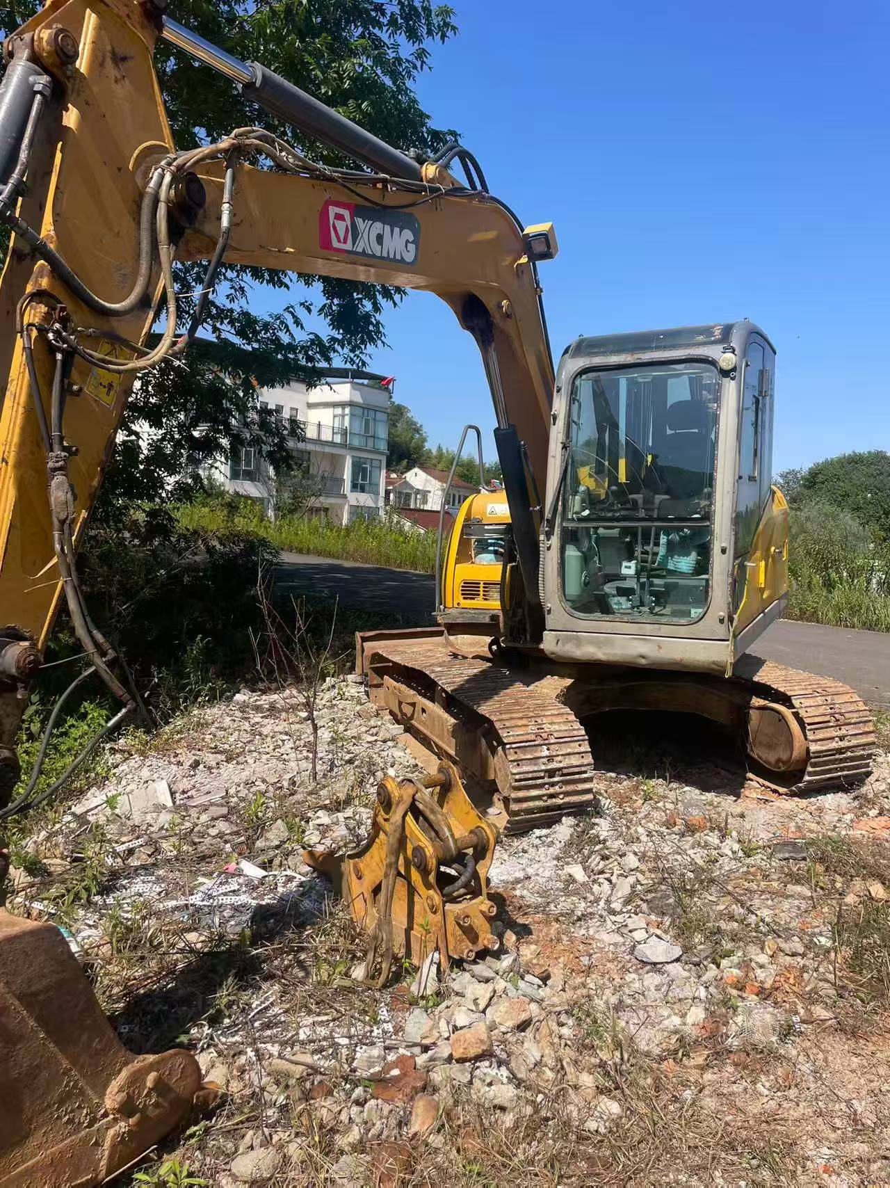 Compre Excavadora XCMG XE75C Usada / 5