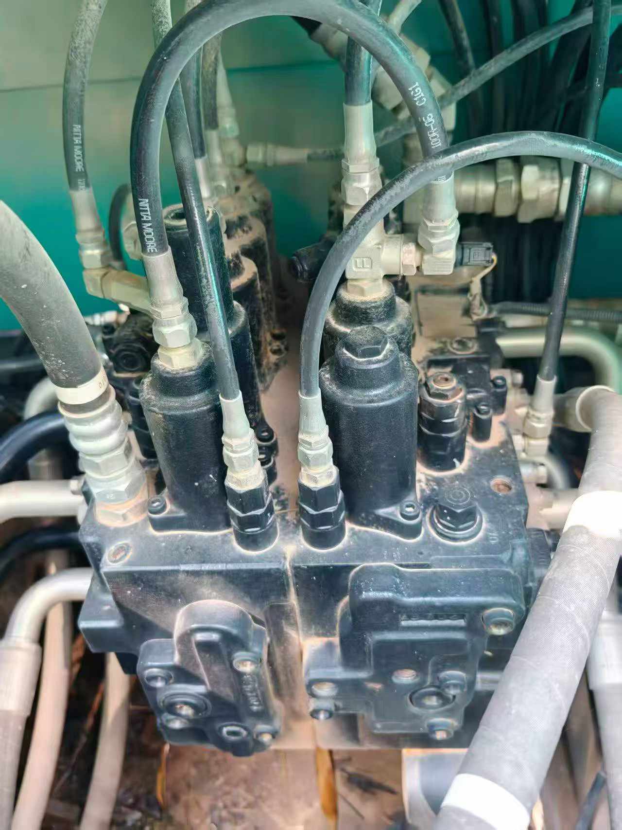 Buy Kobelco SK260 Used Excavator / 4