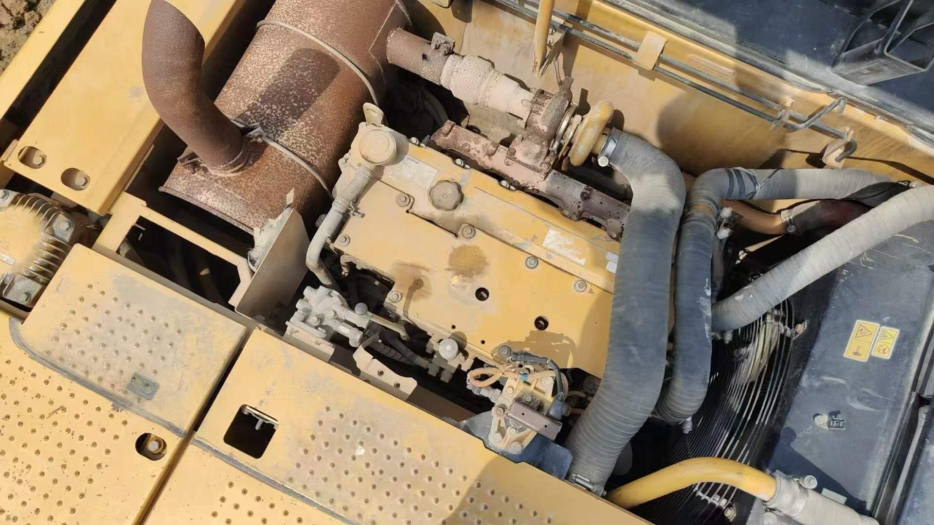 Compre Excavadora Caterpillar 320DGC Usada / 5