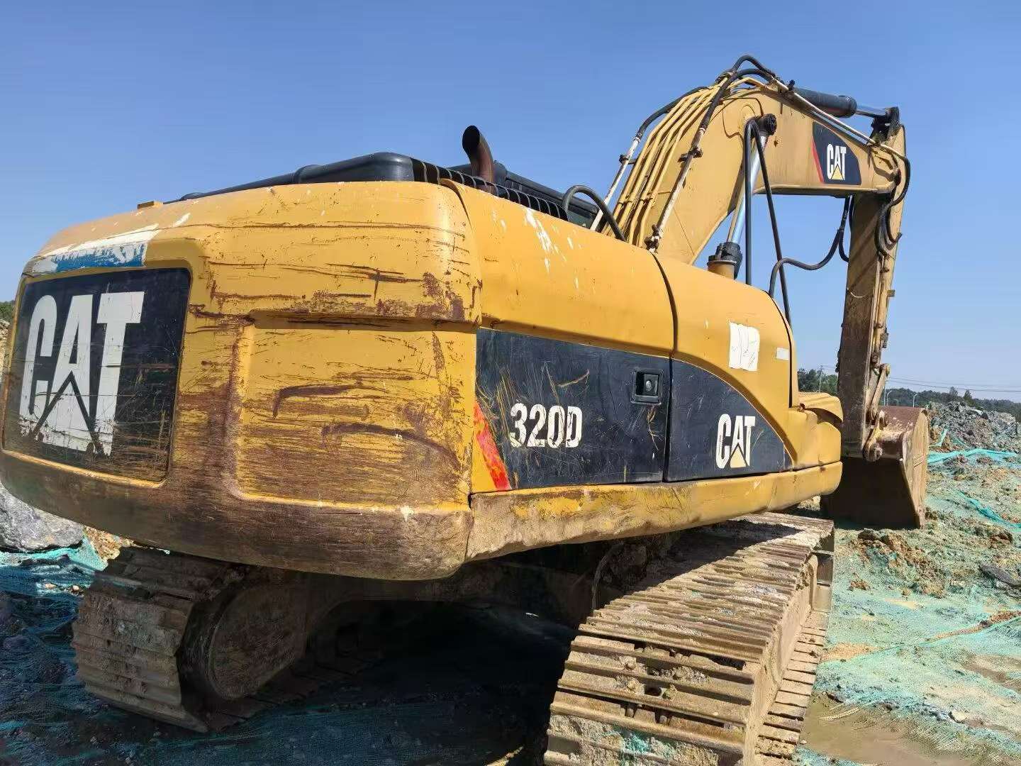 شراء Caterpillar 320D مستعمل حفارة