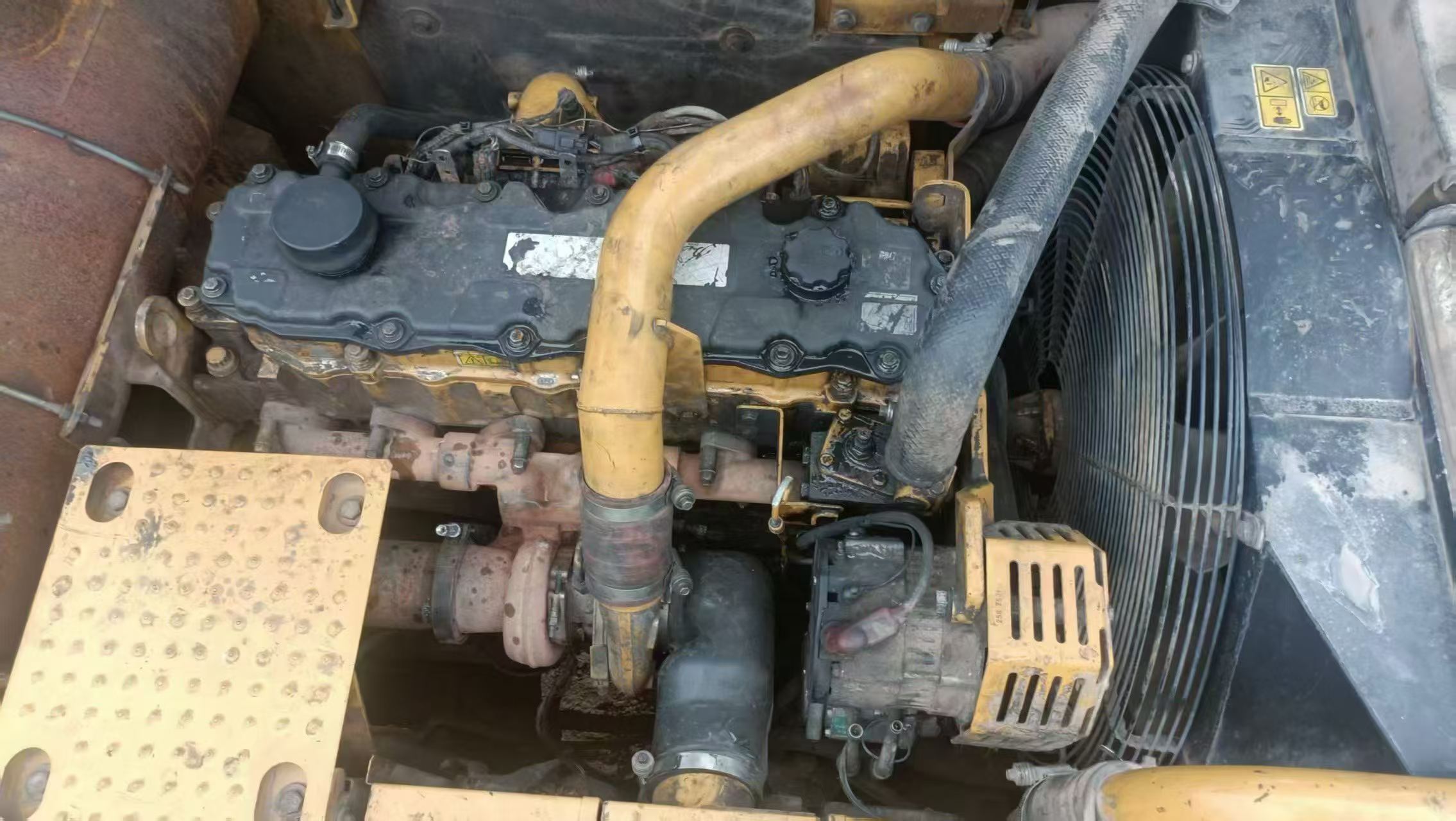 شراء حفارة Caterpillar 324D مستعملة / 6