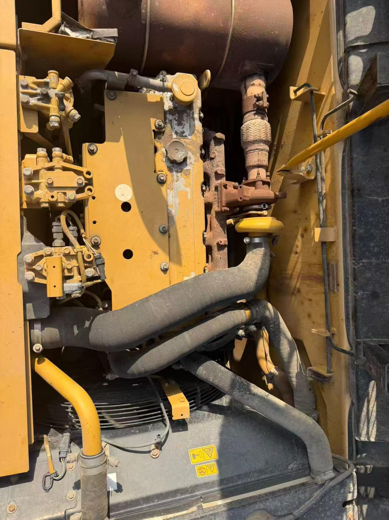 شراء حفارة Caterpillar 320D مستعملة / 8
