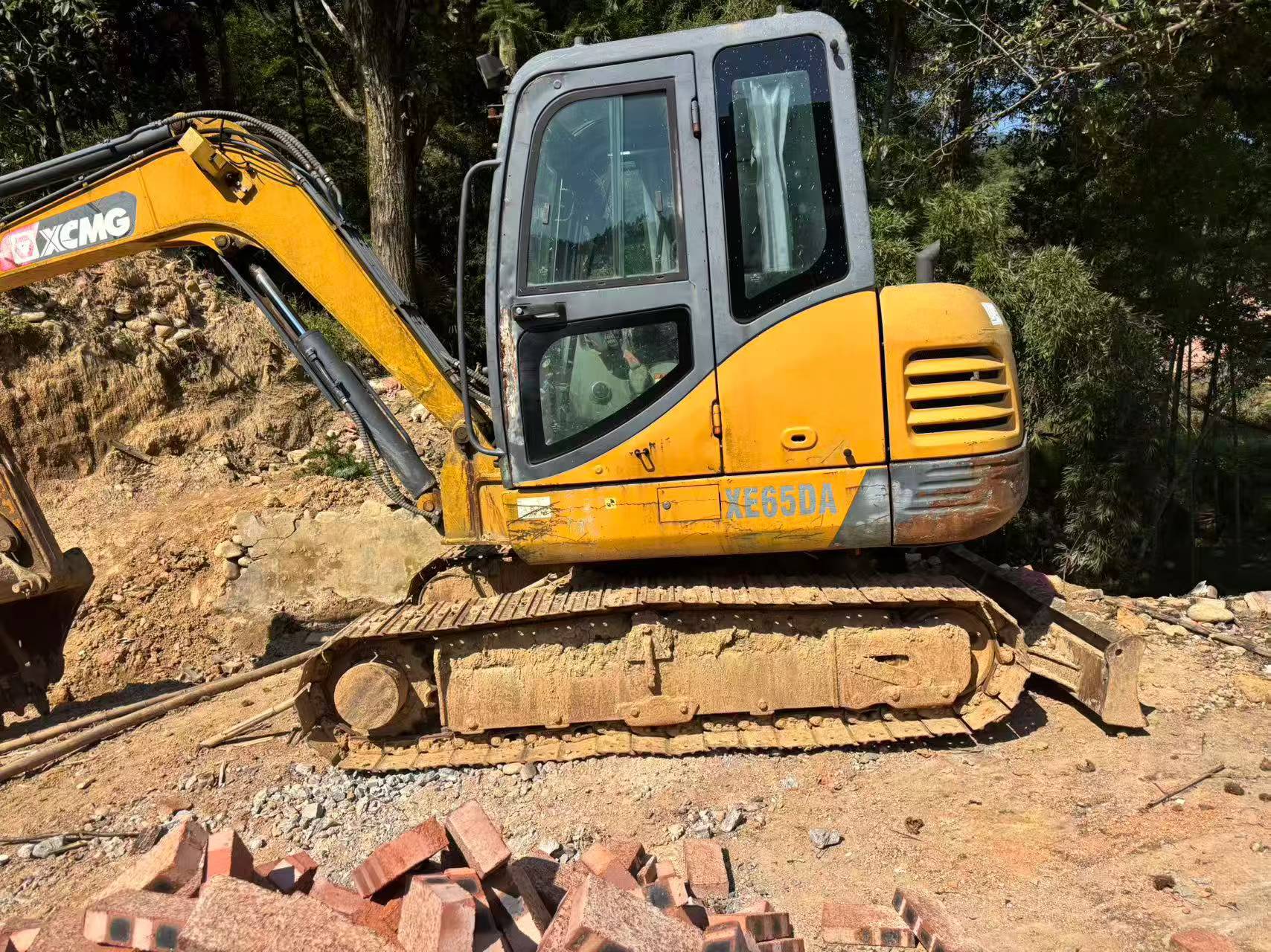 Compre Excavadora XCMG XE60 Usada / 4