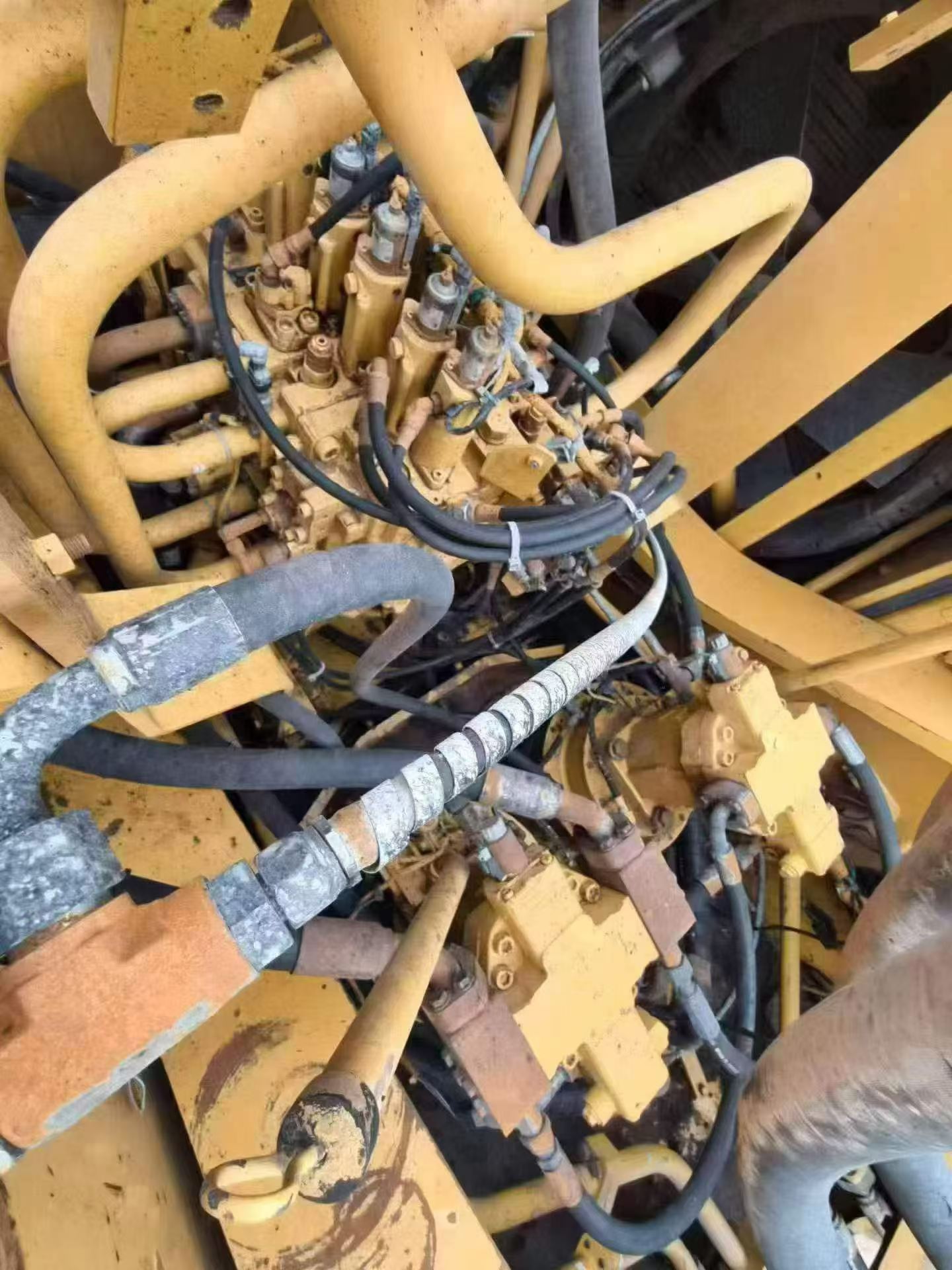Compre Excavadora Caterpillar CT70-8A Usada / 5