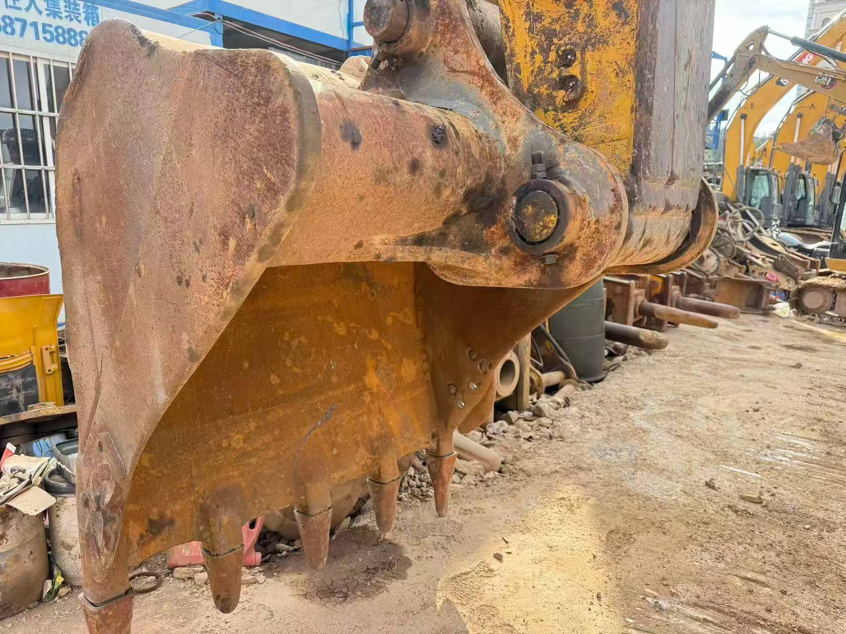 شراء حفارة XCMG XE215 مستعملة / 7