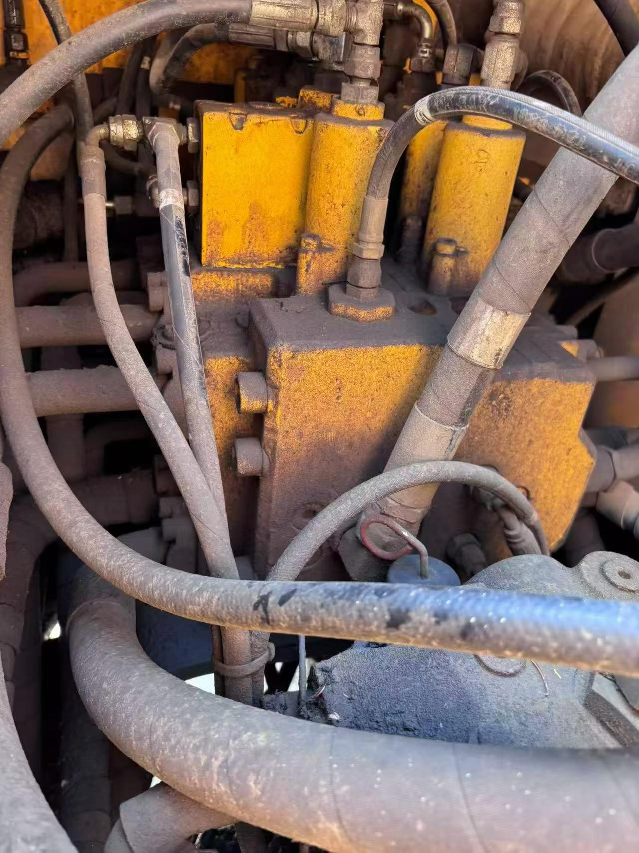 شراء حفارة Hyundai R215-7 مستعملة / 5
