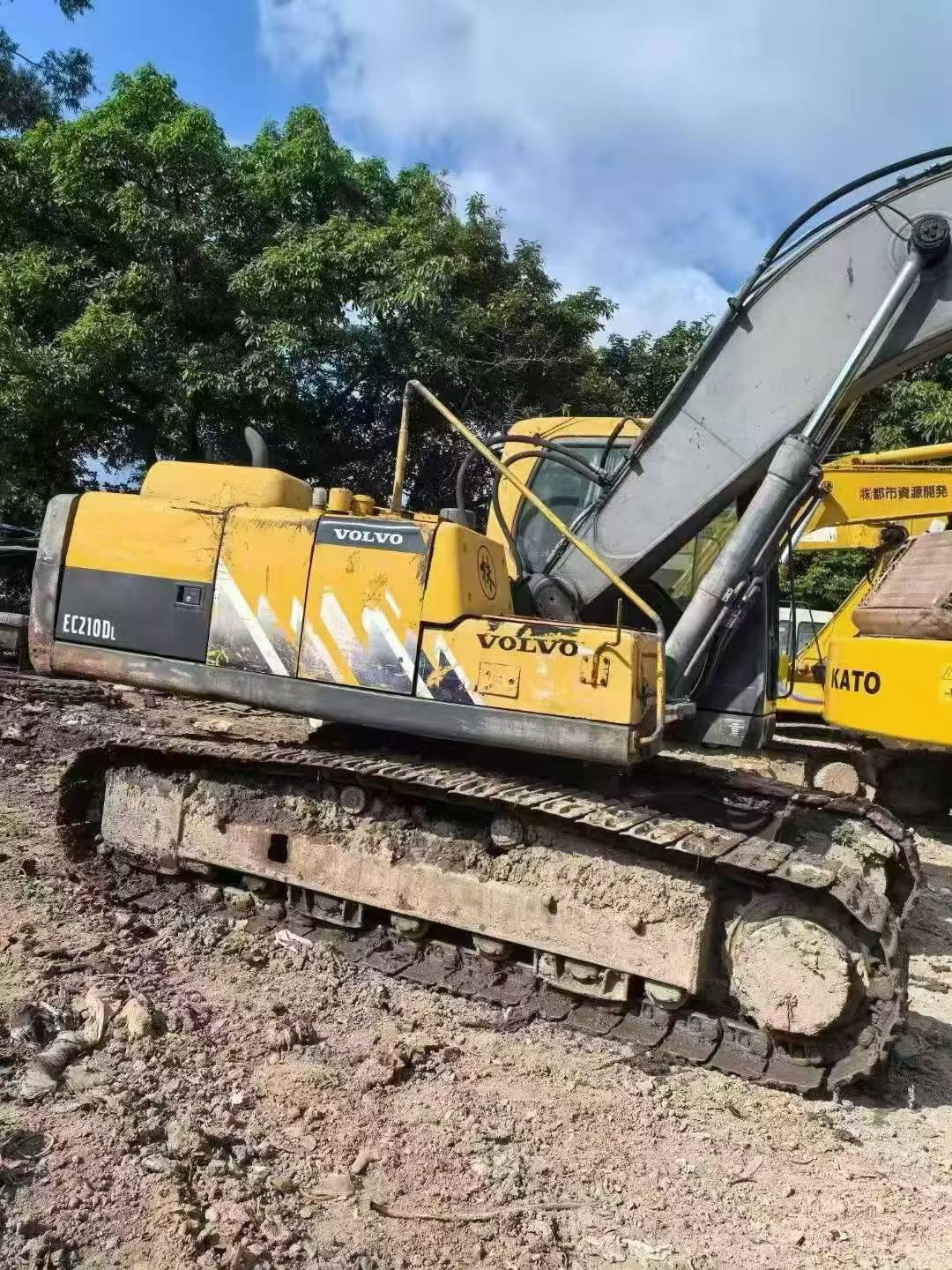 Купить Подержанный Экскаватор Volvo EC210B / 5