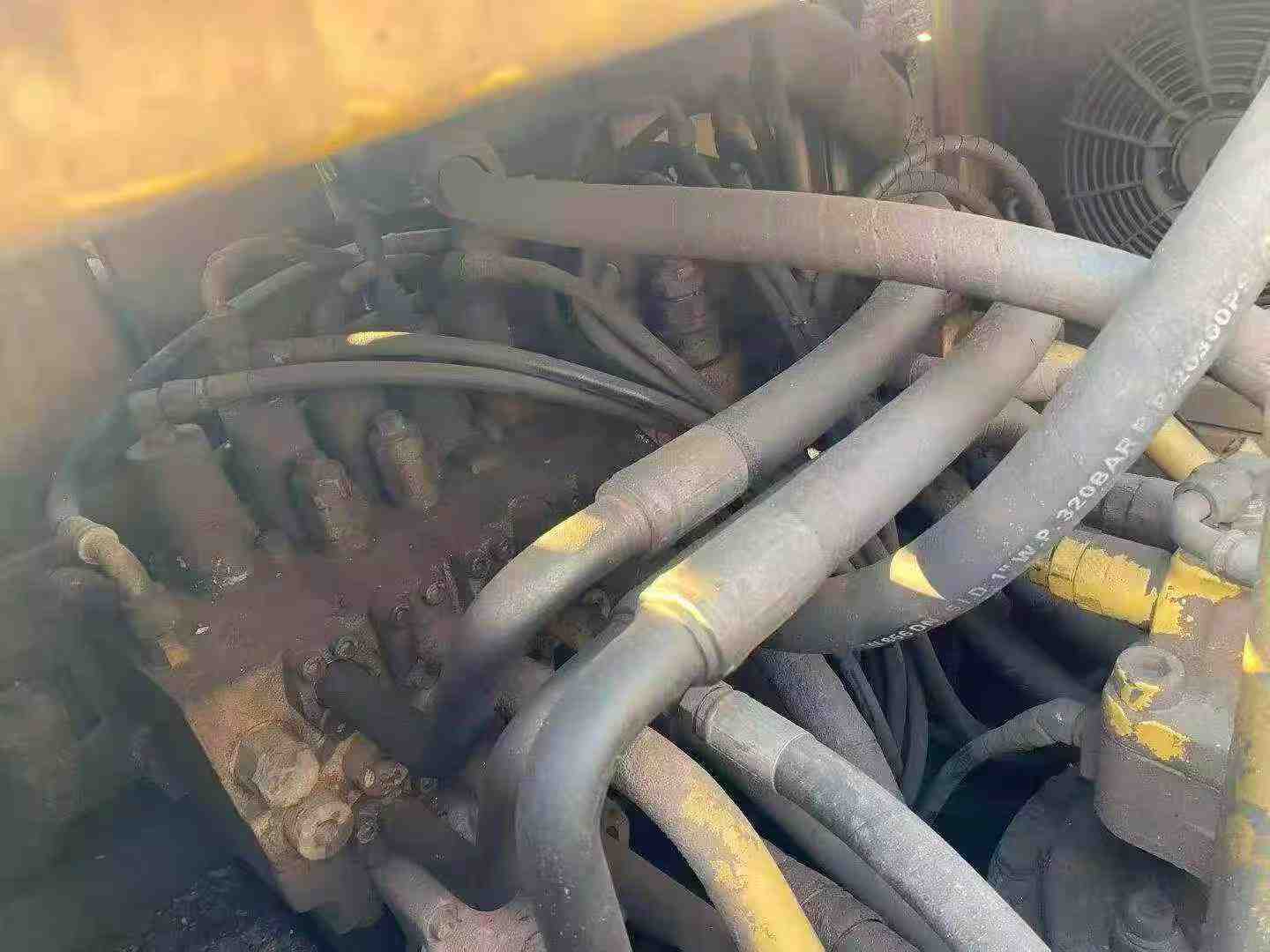 شراء حفارة Caterpillar 324D مستعملة / 3