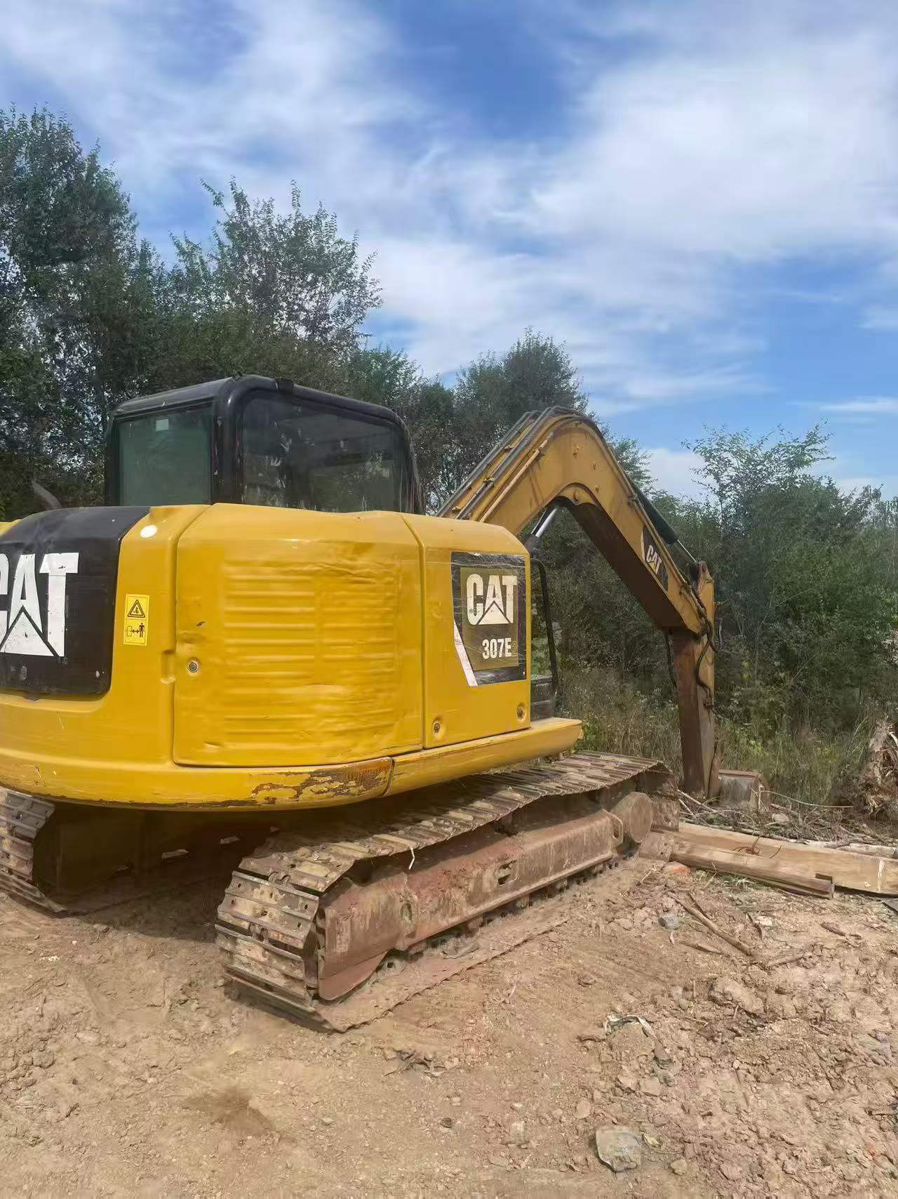 شراء حفارة Caterpillar 307B مستعملة / 4