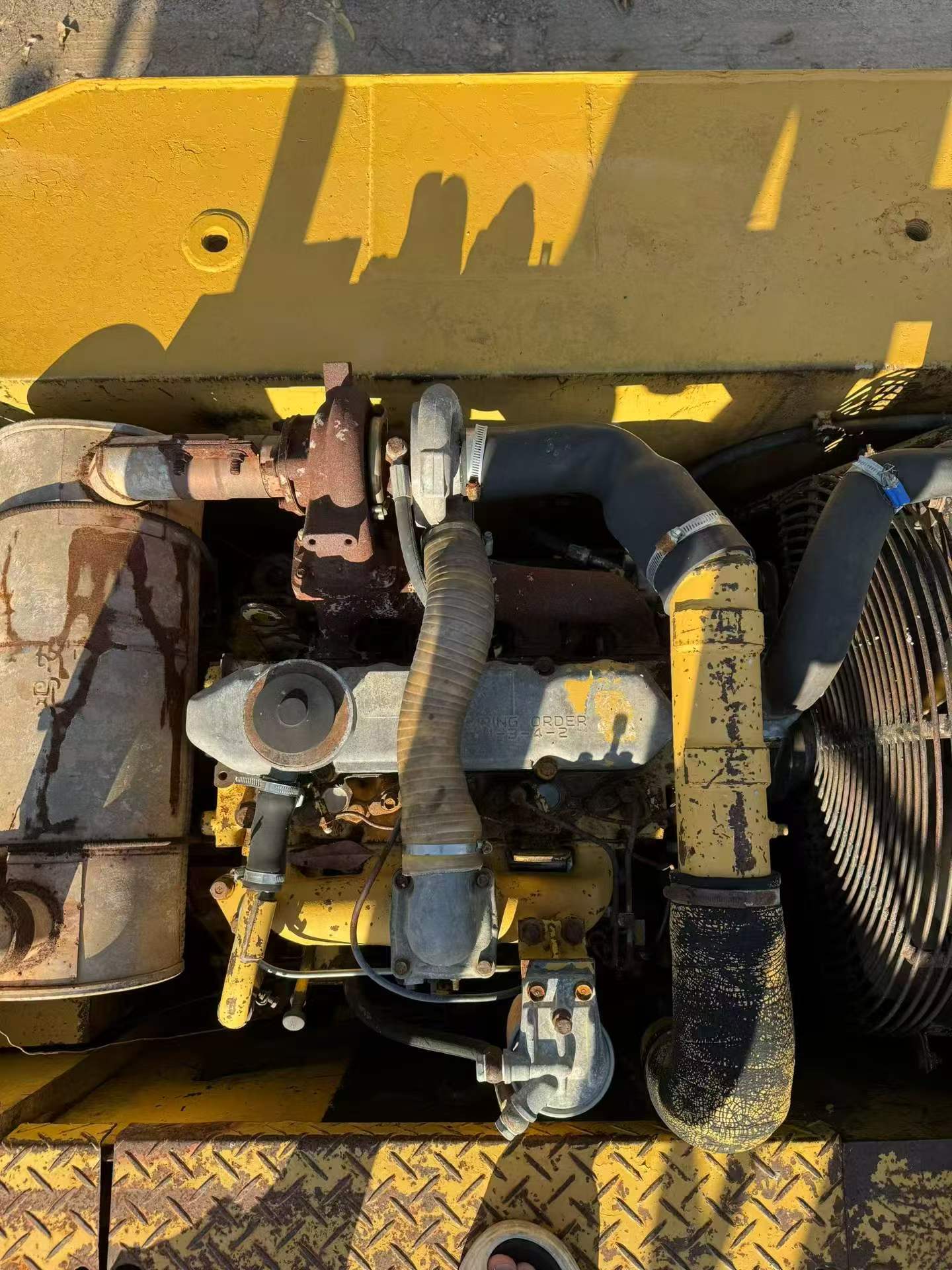 Compre Excavadora Caterpillar E120B Usada / 7
