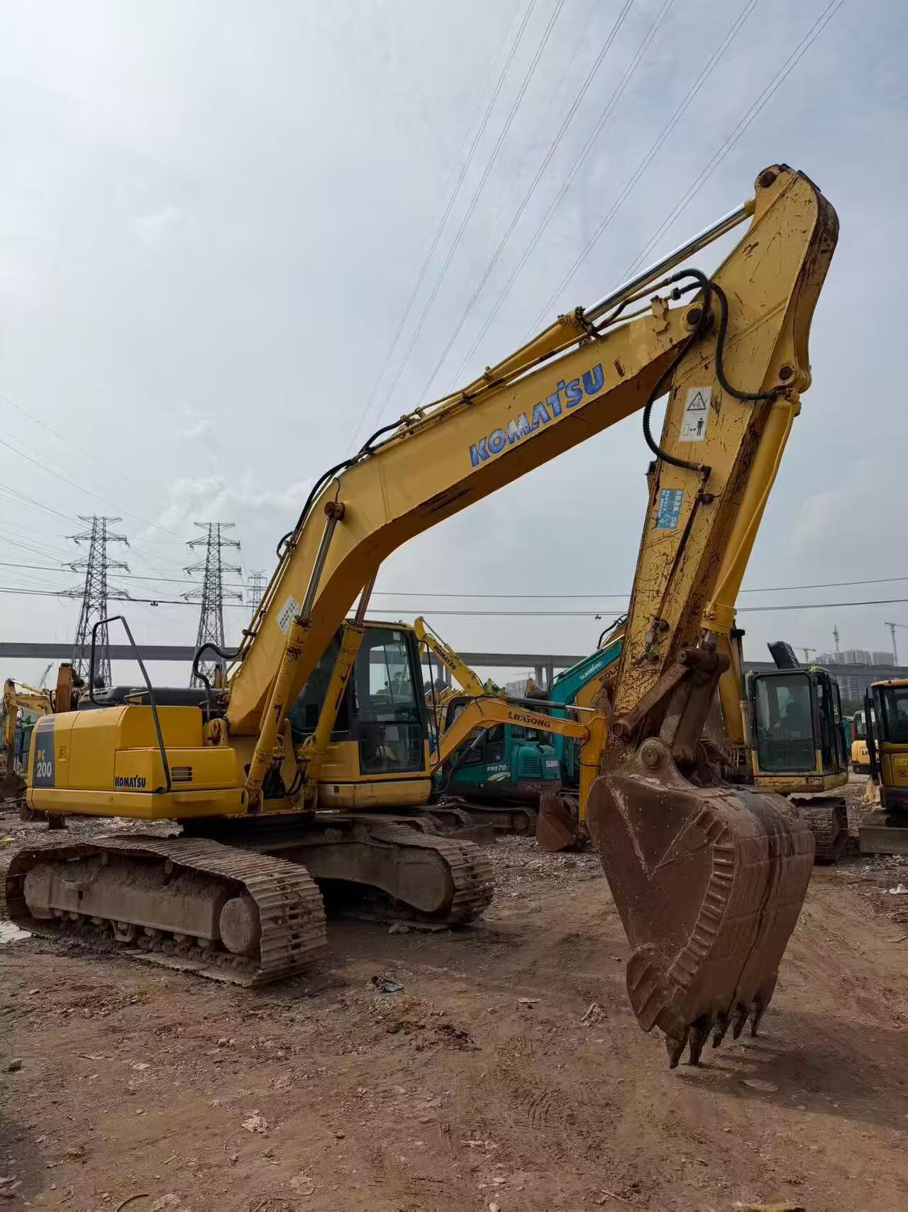 Acheter Pelle Komatsu PC200-8 d'occasion / 2