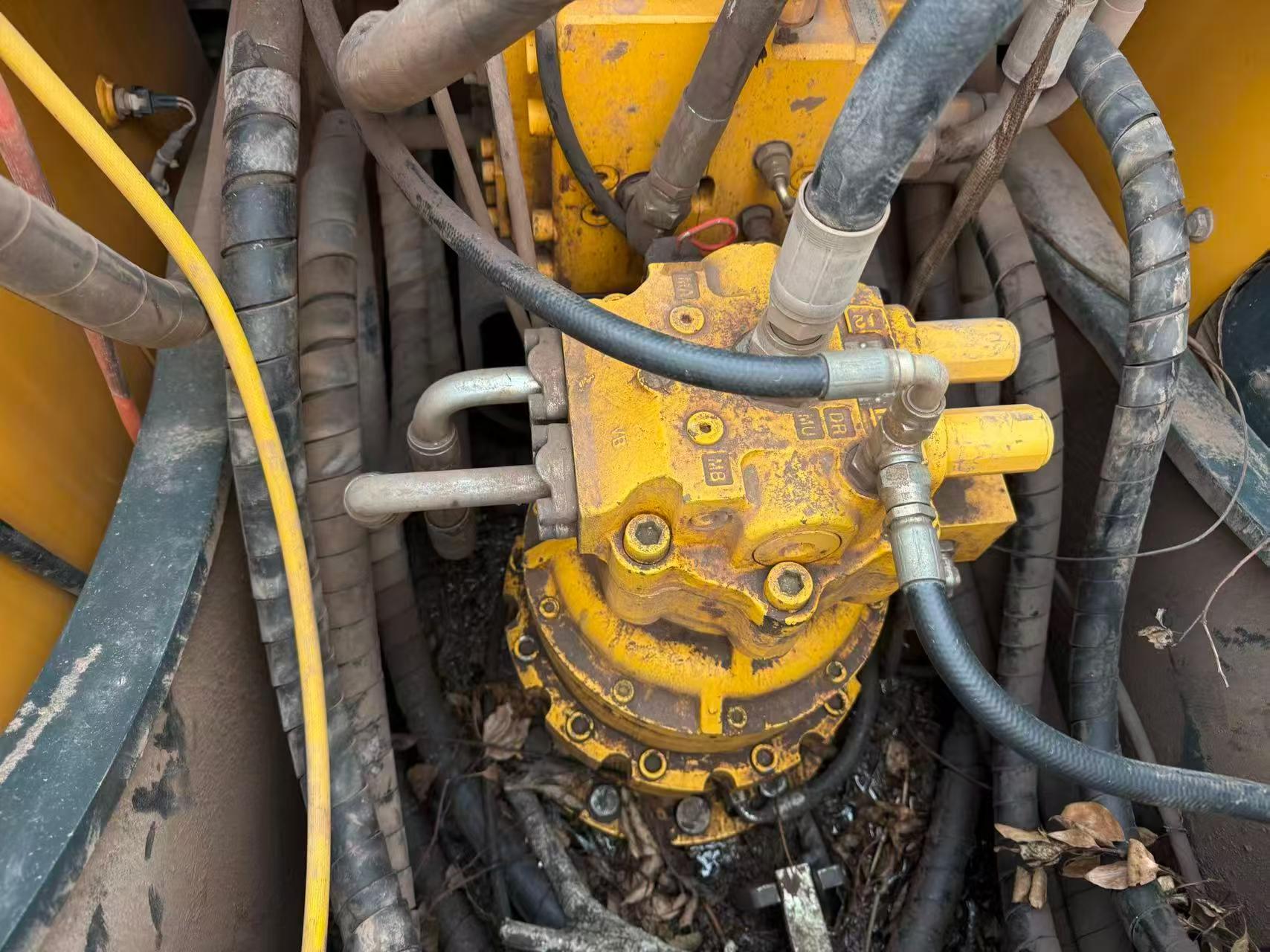 Compre Excavadora Hyundai R215-7 Usada / 4