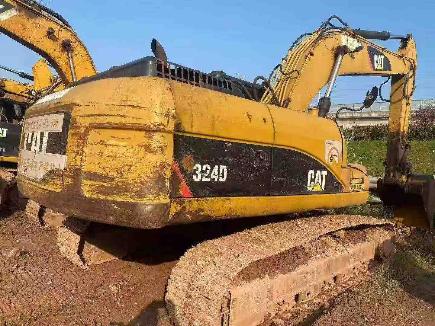 شراء Caterpillar 324D مستعمل حفارة