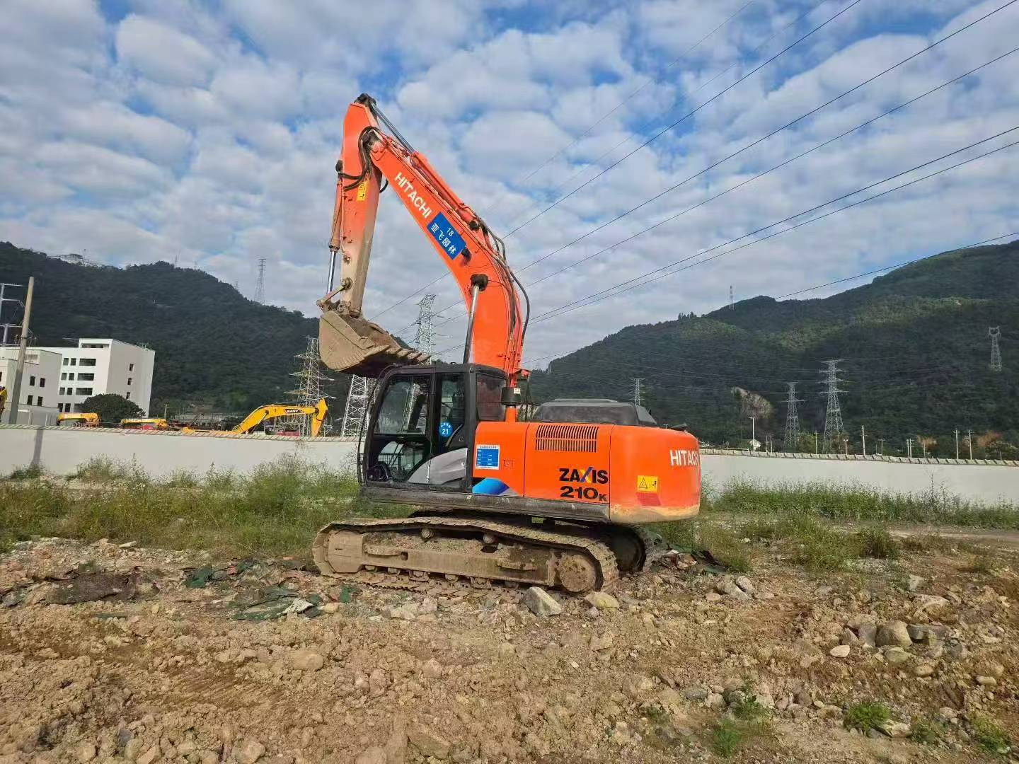 Comprar Hitachi ZX210K-5A Usado Escavadeira