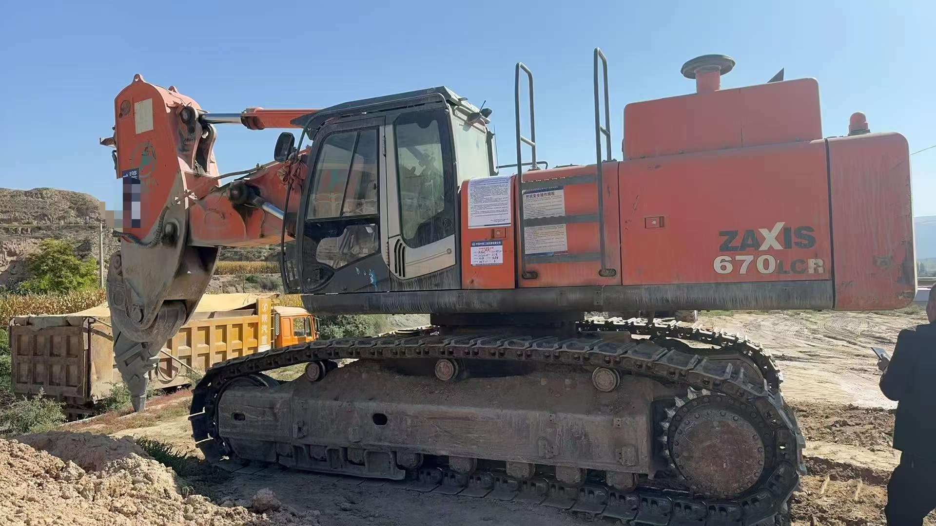 Compre Excavadora Hitachi ZX520LC Usada / 8