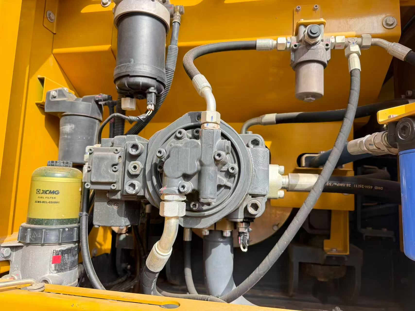 شراء حفارة XCMG XE215 مستعملة / 6