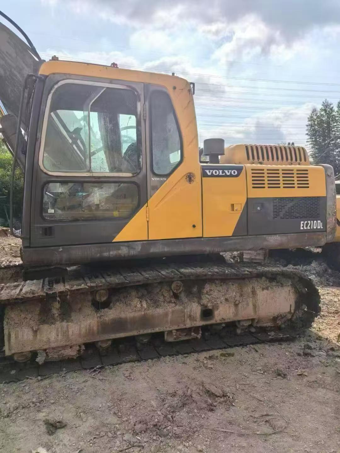 شراء Volvo EC210B مستعمل حفارة